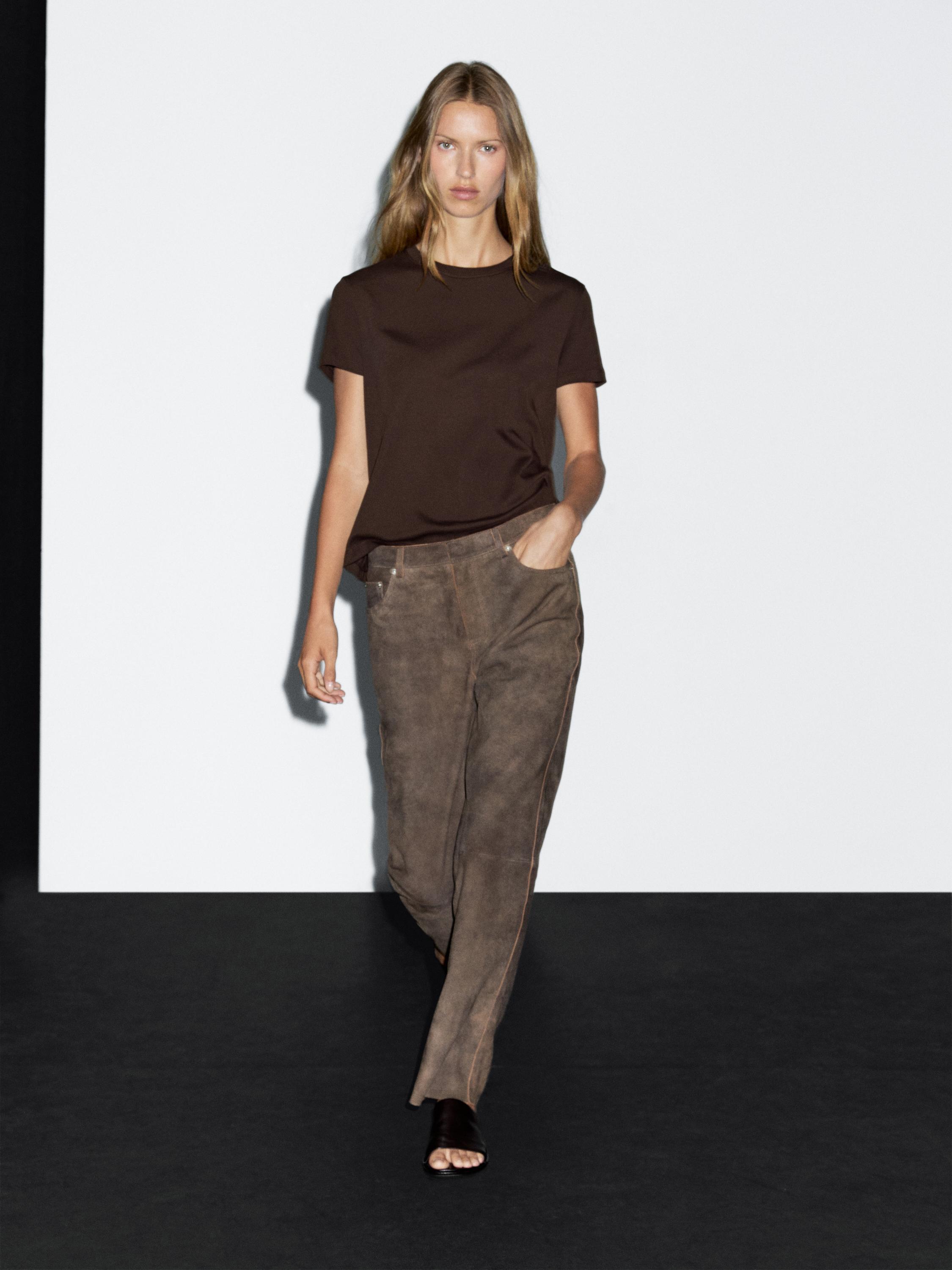 Koszulka z grubej bawełny z ozdobnym szwem