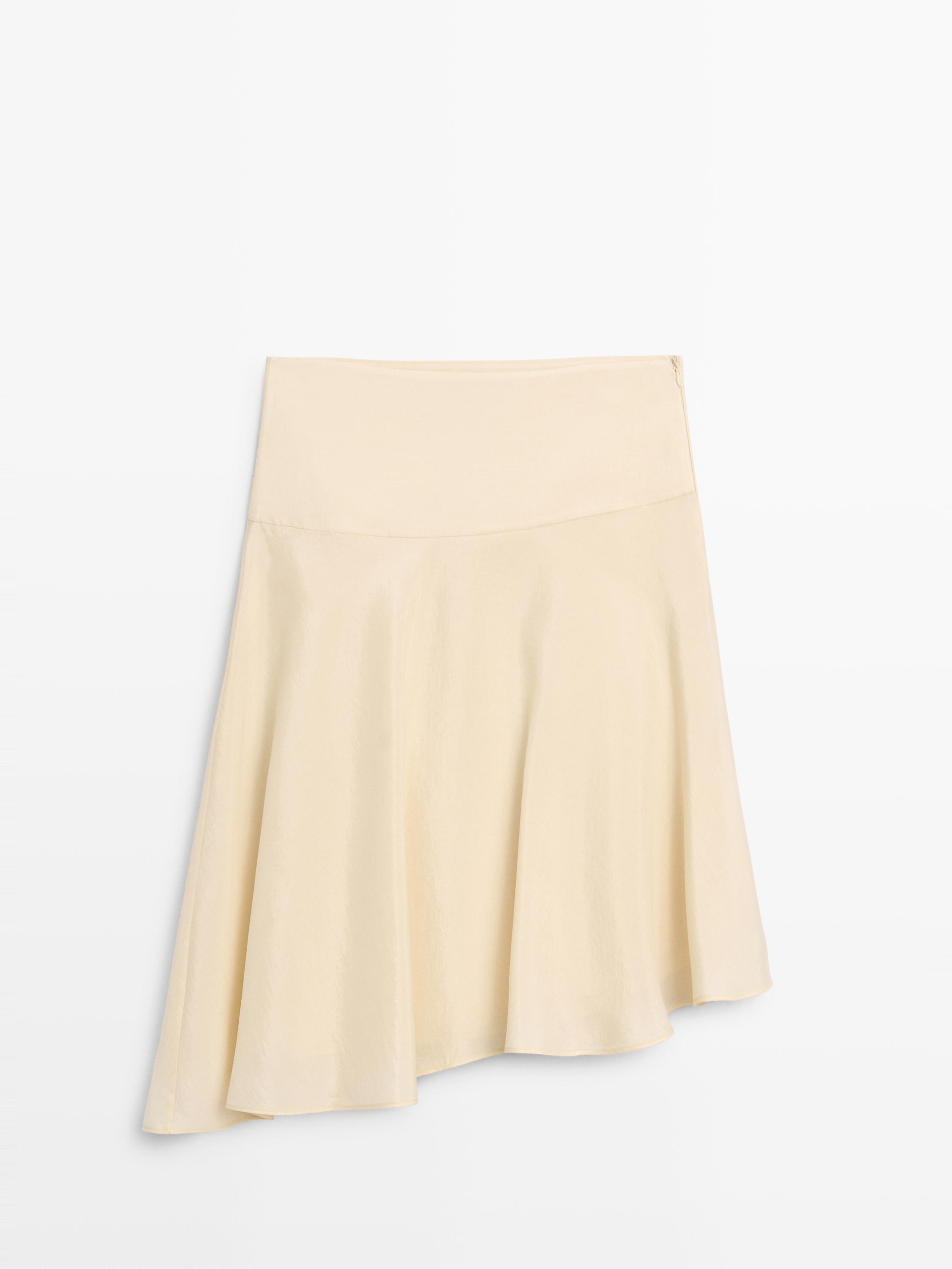 تنورة فضفاضة غير متماثلة متوسطة الطول