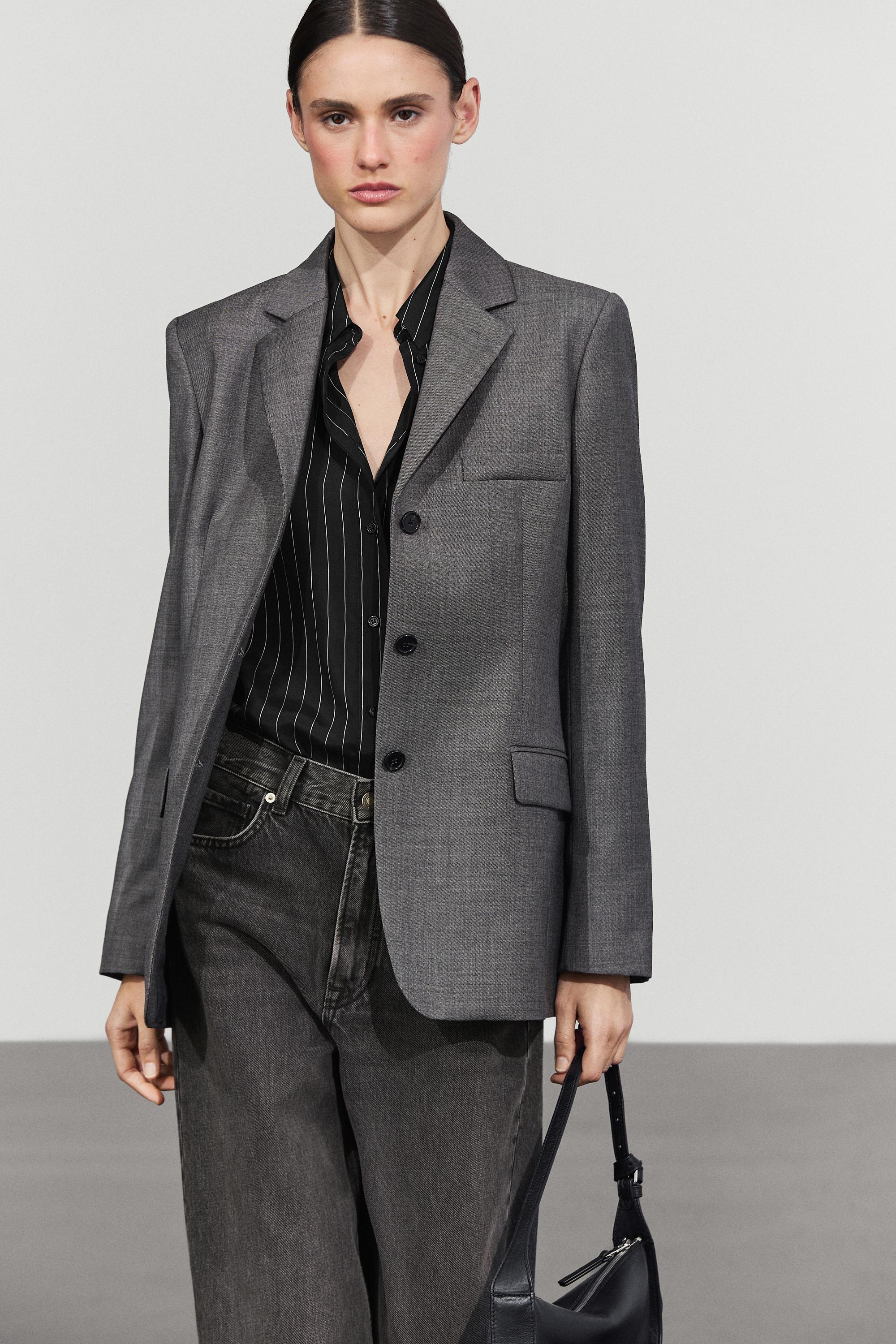 100% wool suit blazer with pockets