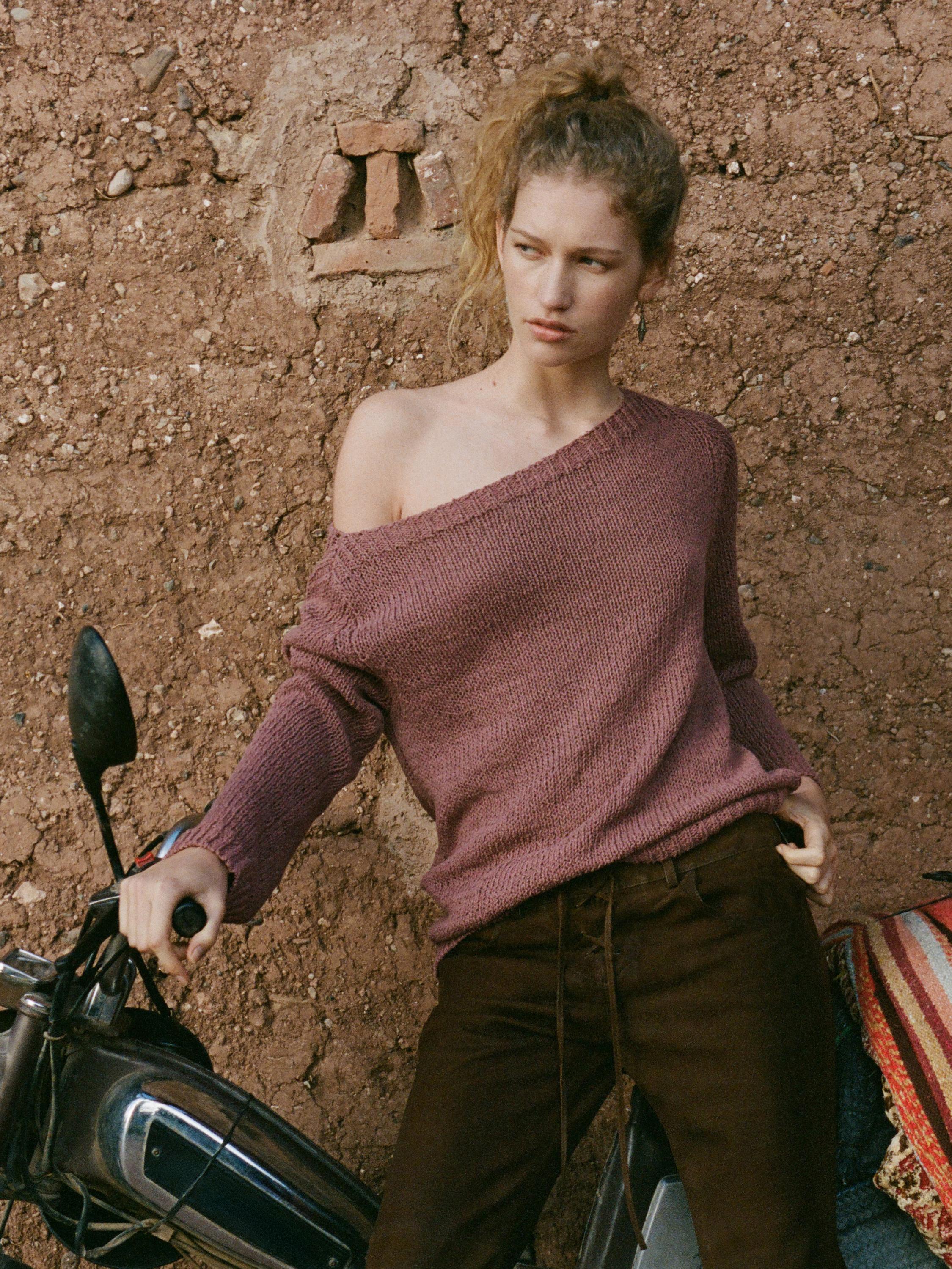Cropped suede leather trousers with drawstrings — BROWN