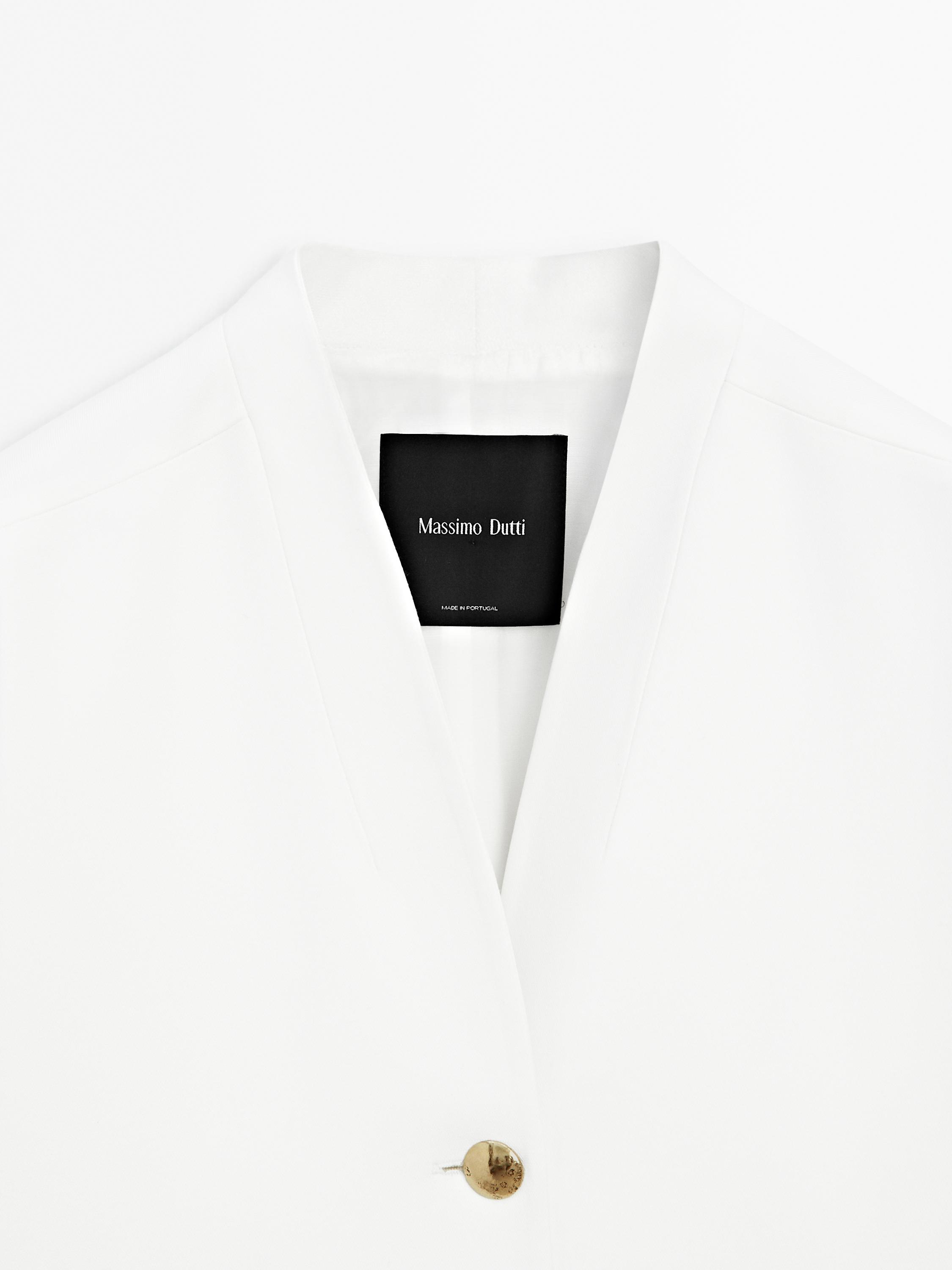 Fließender Blazer mit goldfarbenen Knöpfen - STUDIO