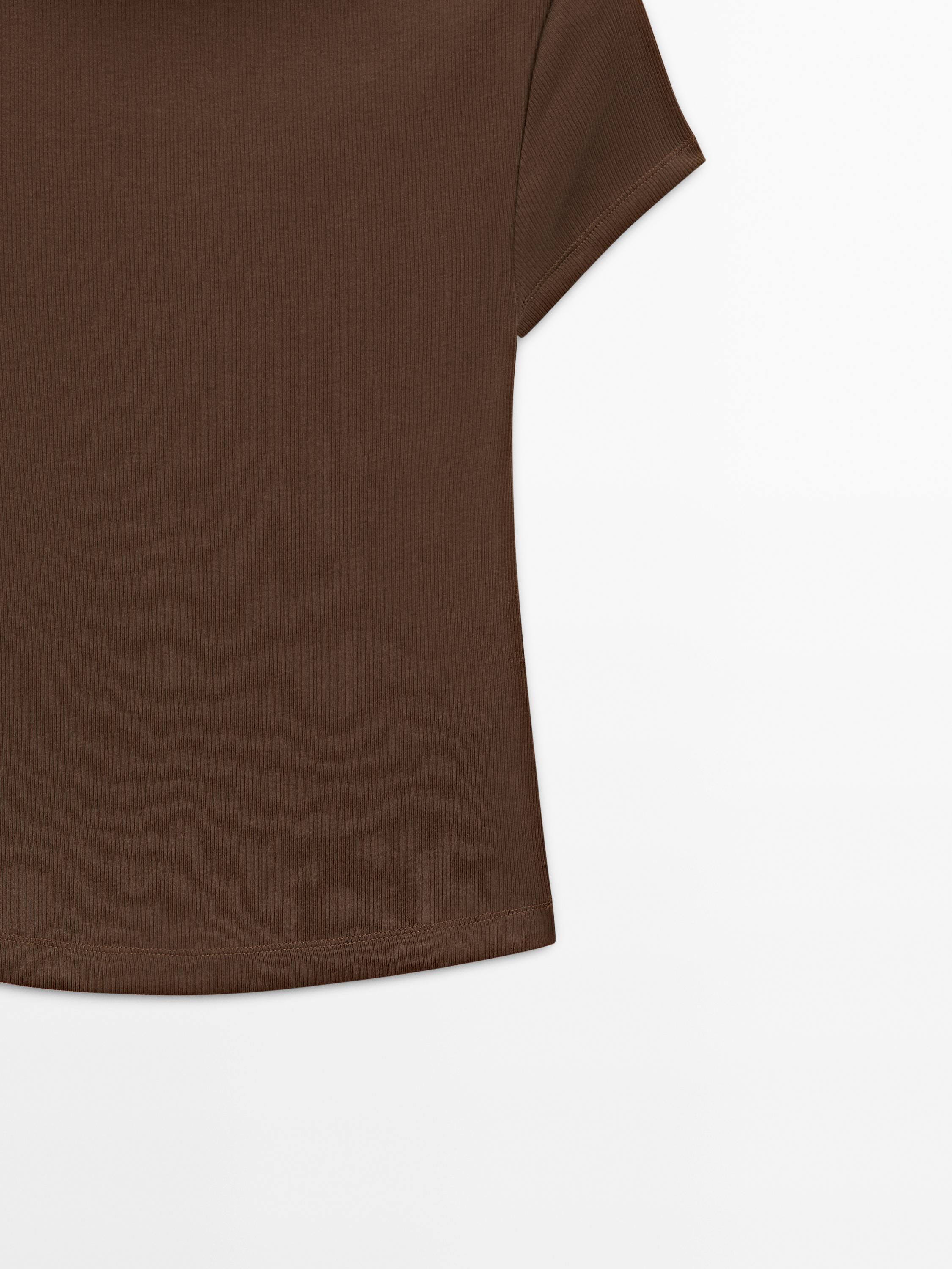 100% cotton ribbed T-shirt