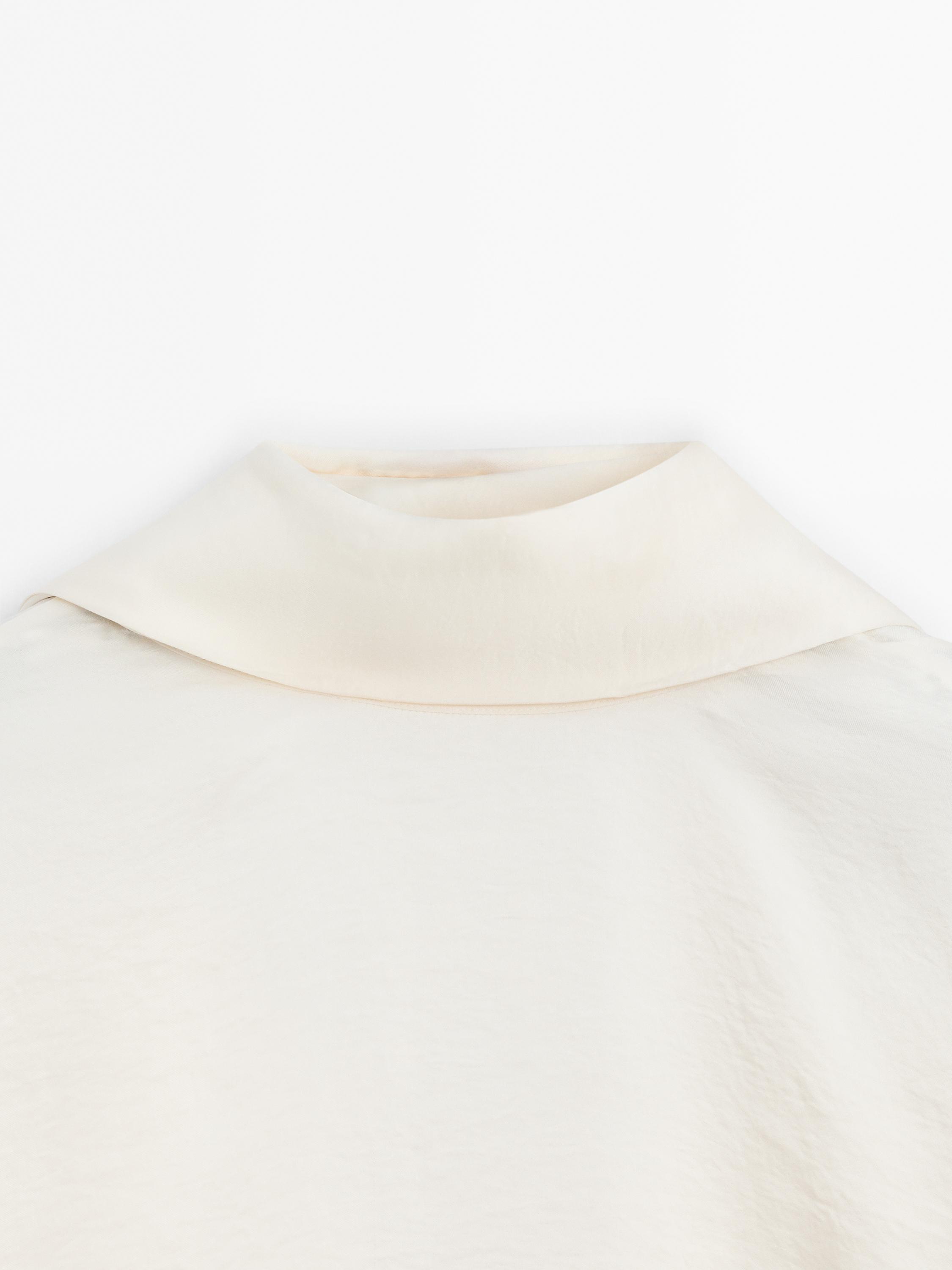 Blusa fluida escote espalda - Studio