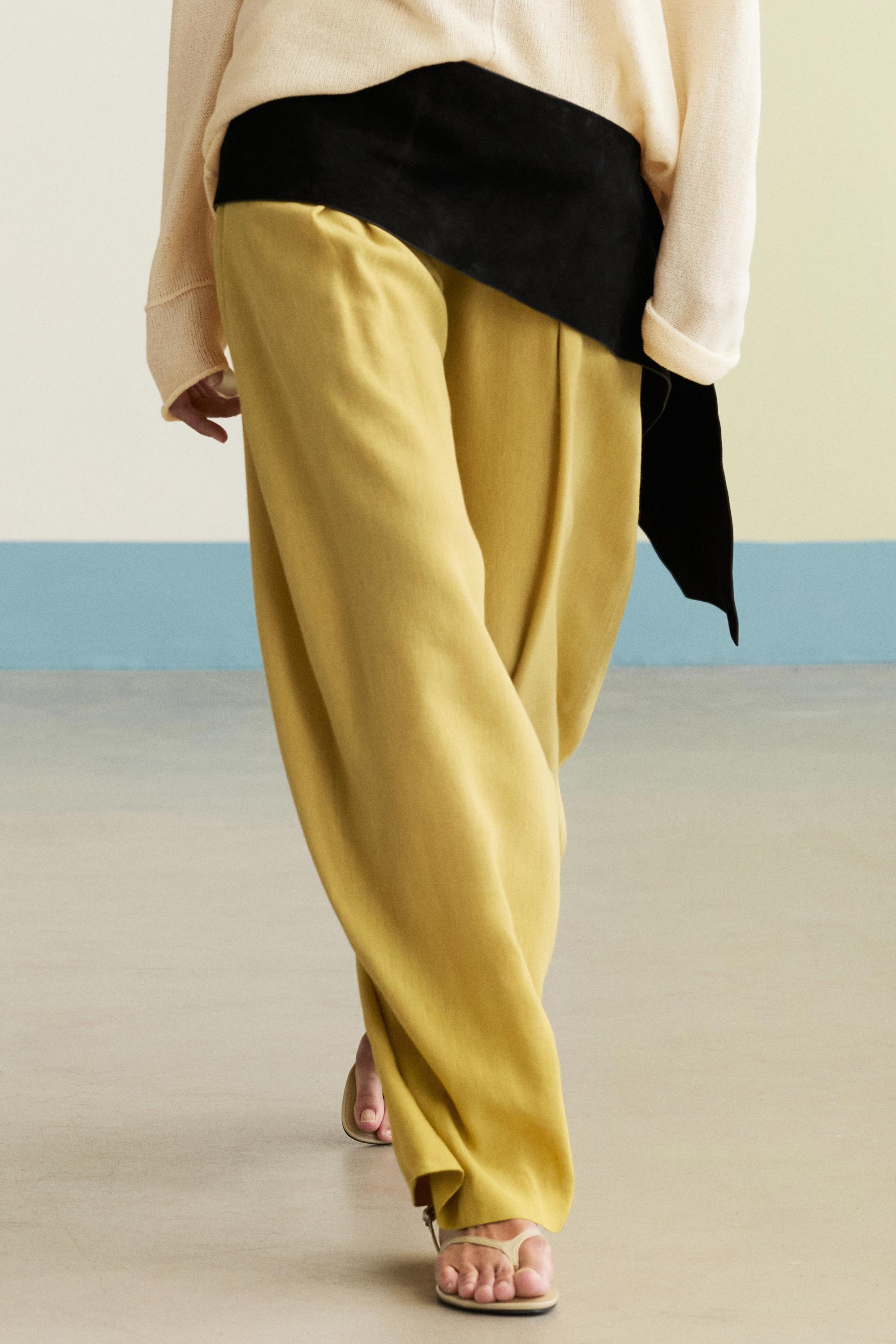 Wide-leg flowing linen blend pleated pants — MUSTARD YELLOW