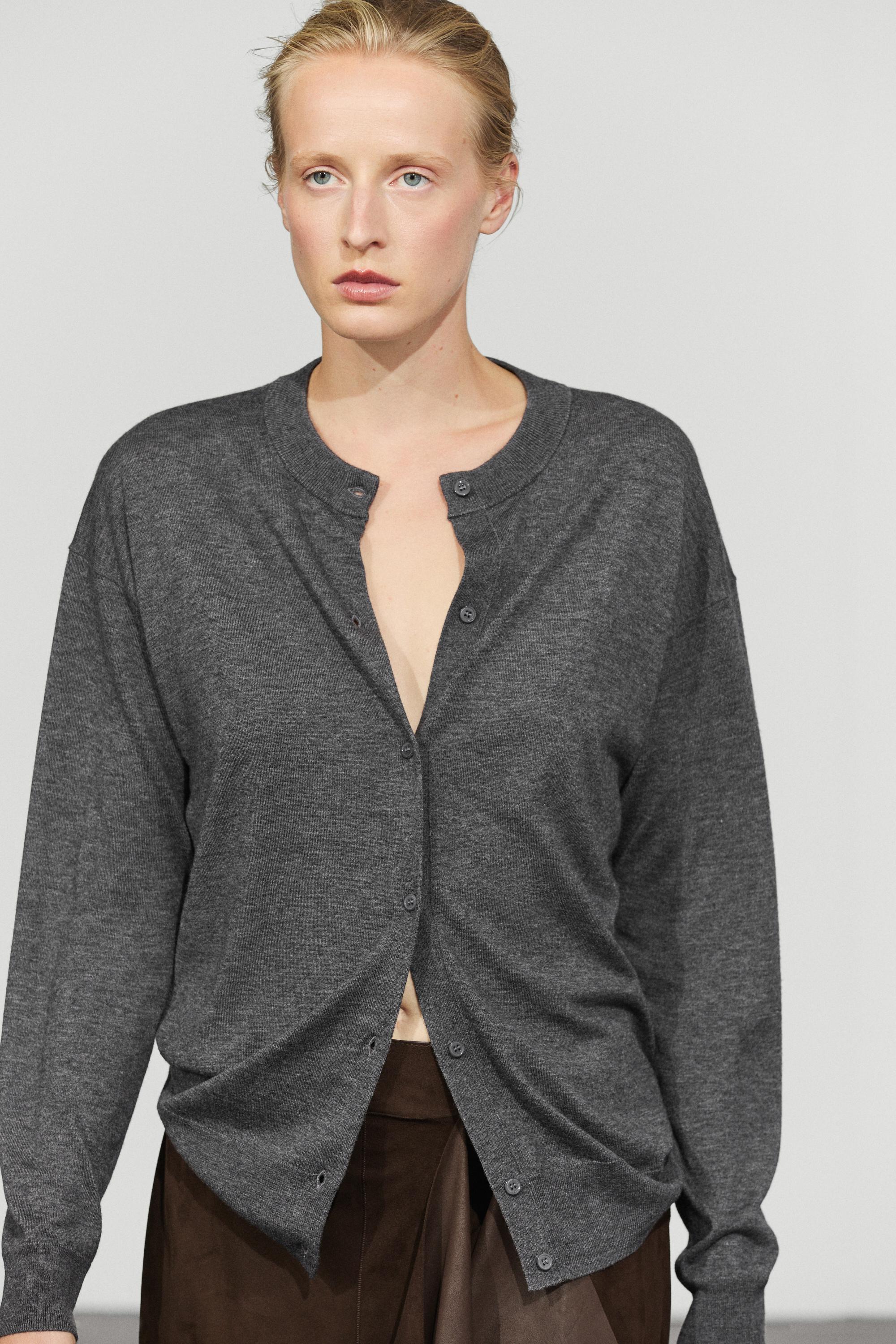 Long knit buttoned cardigan