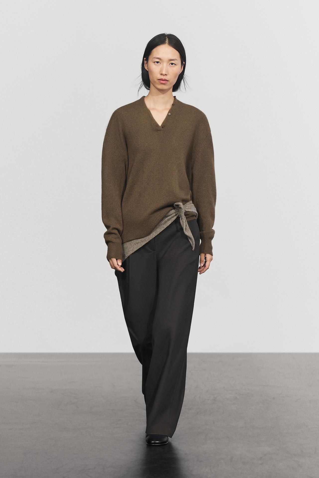 100% cashmere knit sweater with button detail — BROWN MARL