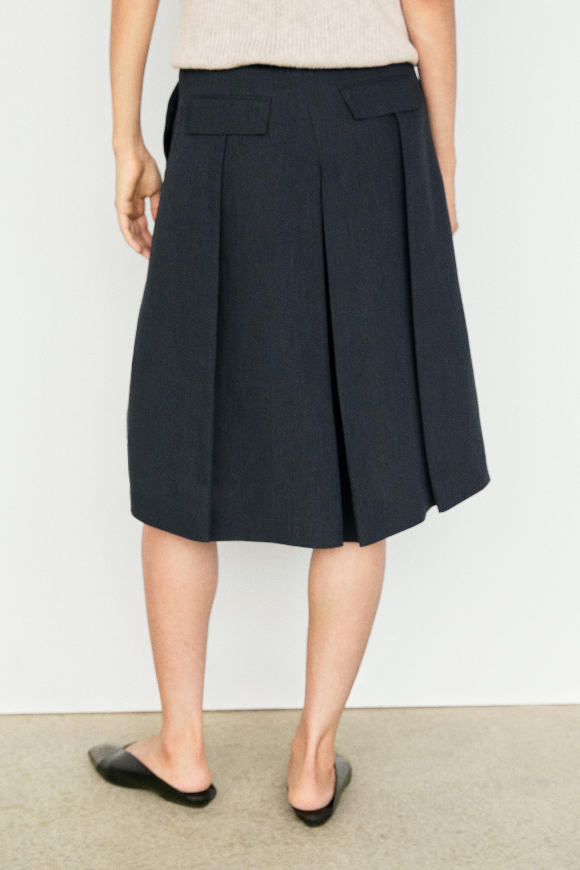 Linen blend Bermuda shorts with pleats — BLUE