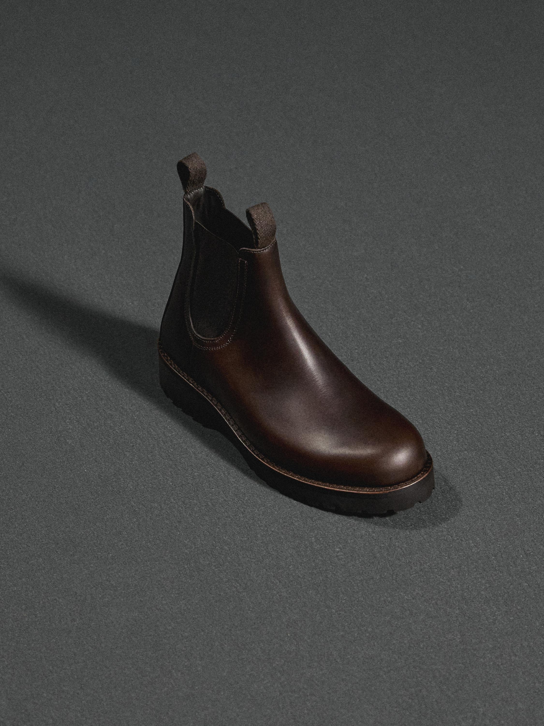 Leather Chelsea boots — BROWN