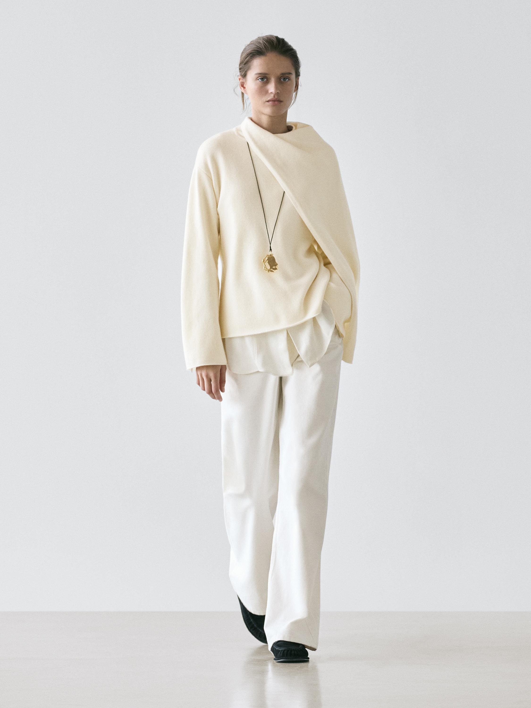 100% wool knit sweater with scarf