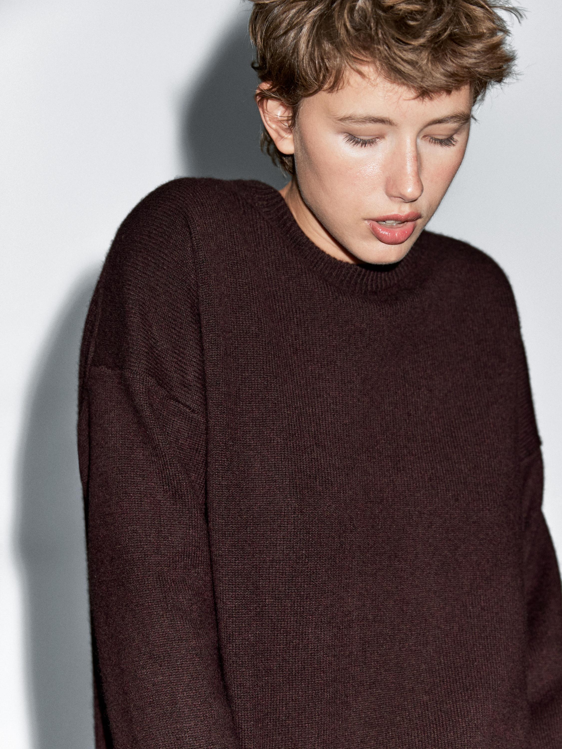 100% cashmere oversize knit sweater