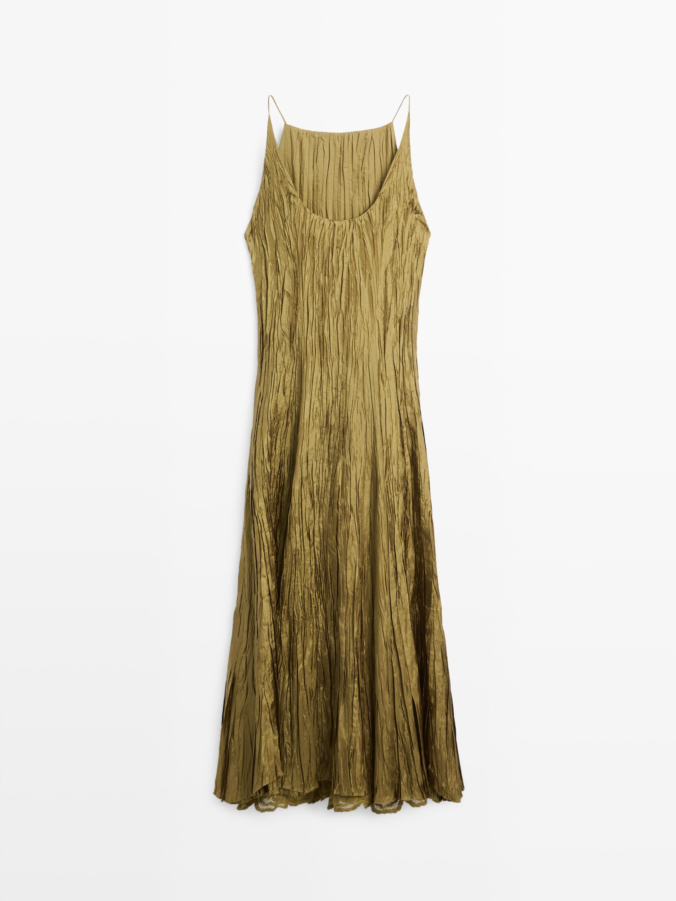 Halter yaka dökümlü uzun elbise