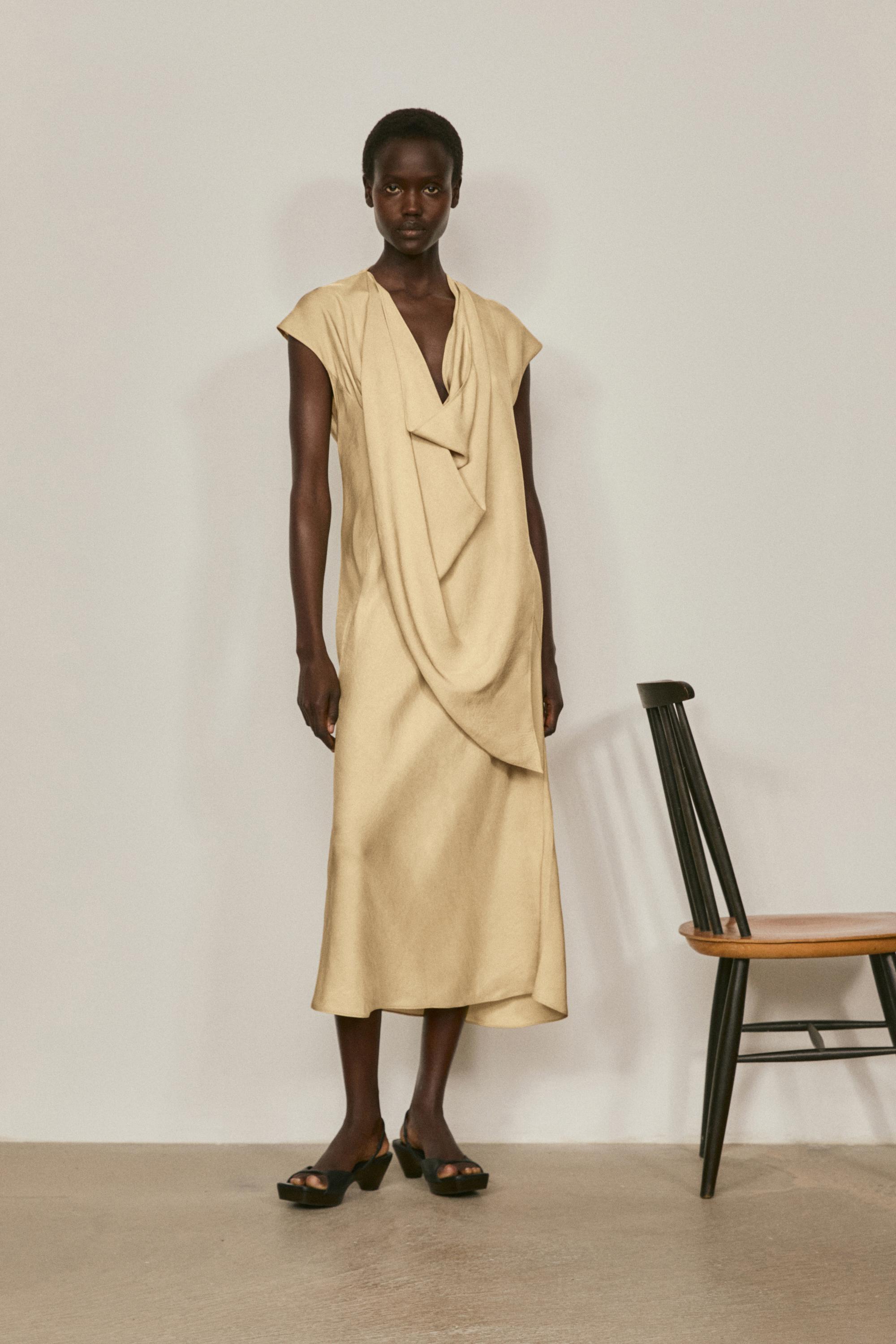 Fließendes drapiertes Midikleid – LIMITED EDITION