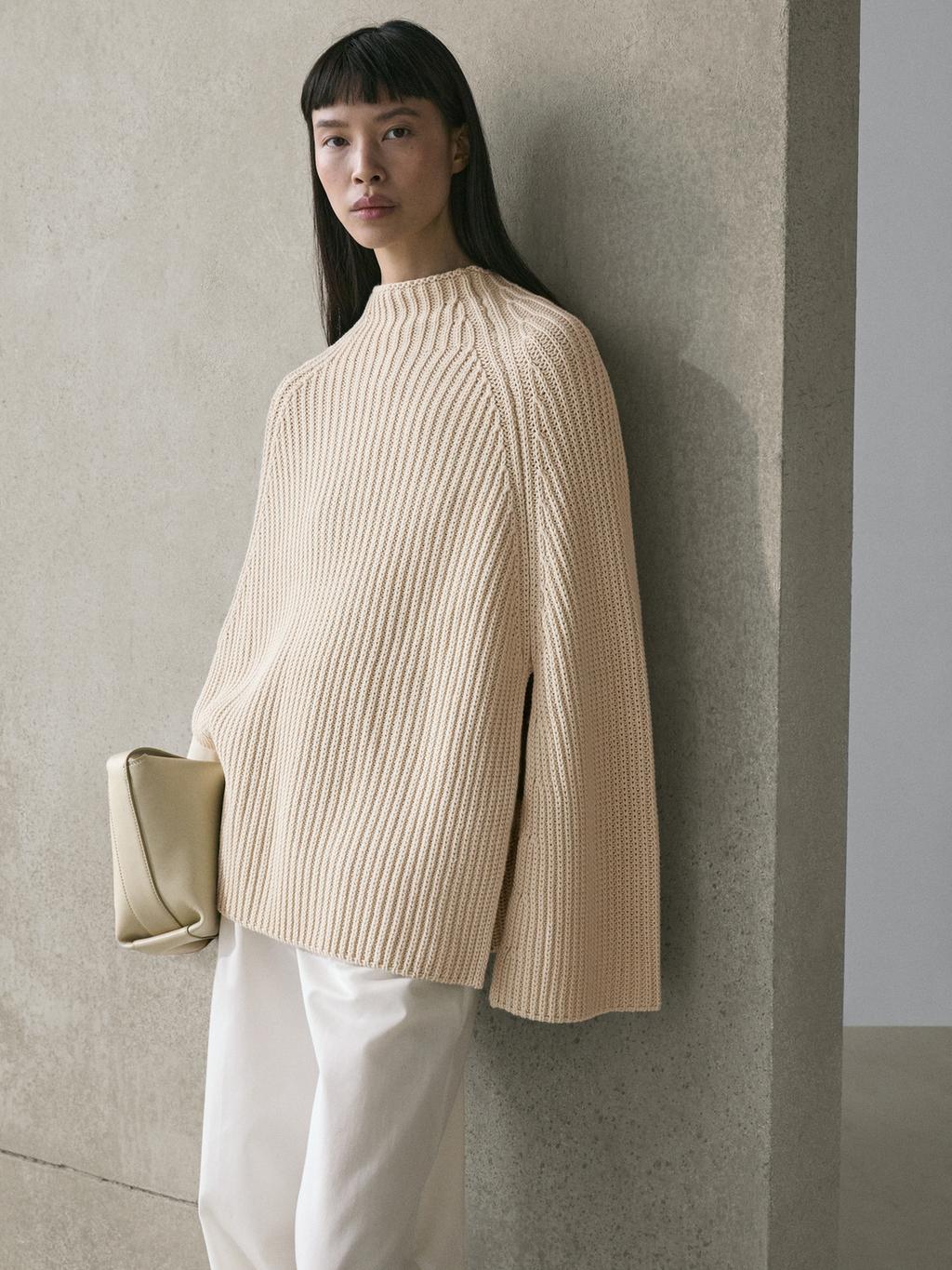 Cape en maille fendue · Pierre · Pulls | Massimo Dutti