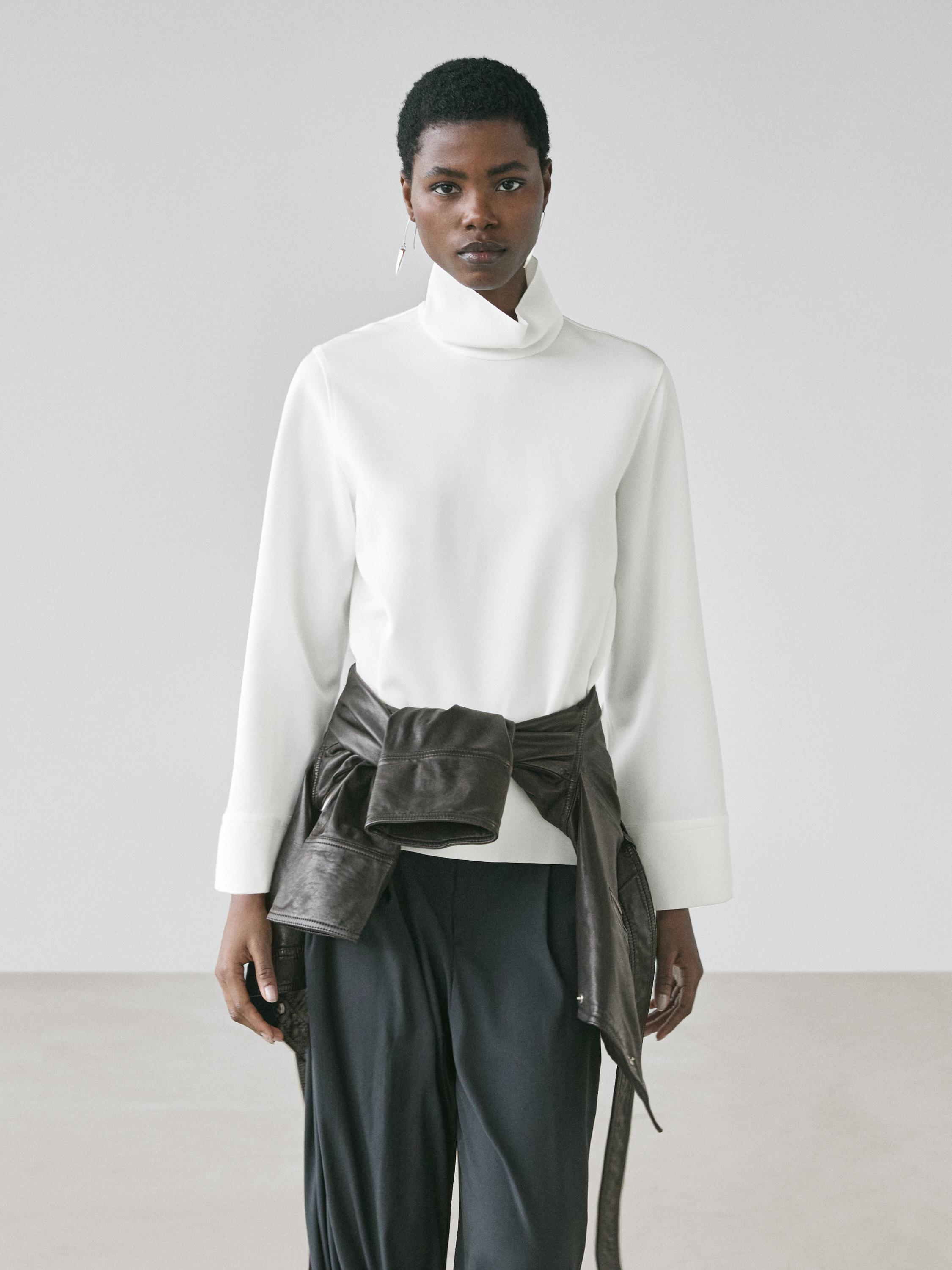 Pleated wool blend trousers