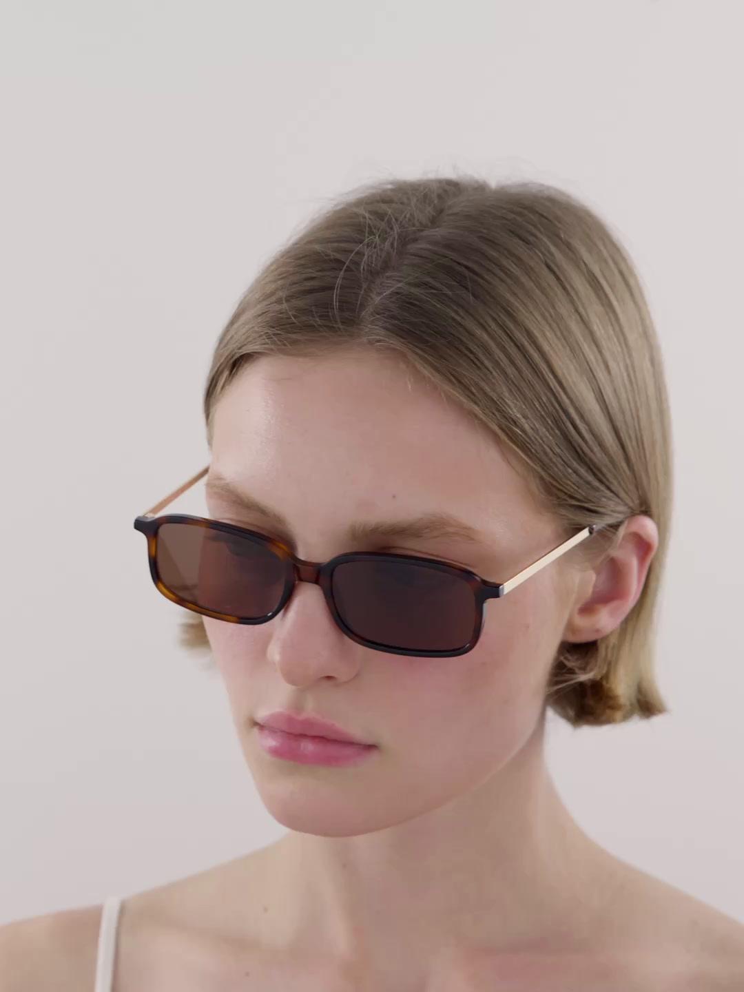 Eguzkitako betaurreko errektangular konbinatuak