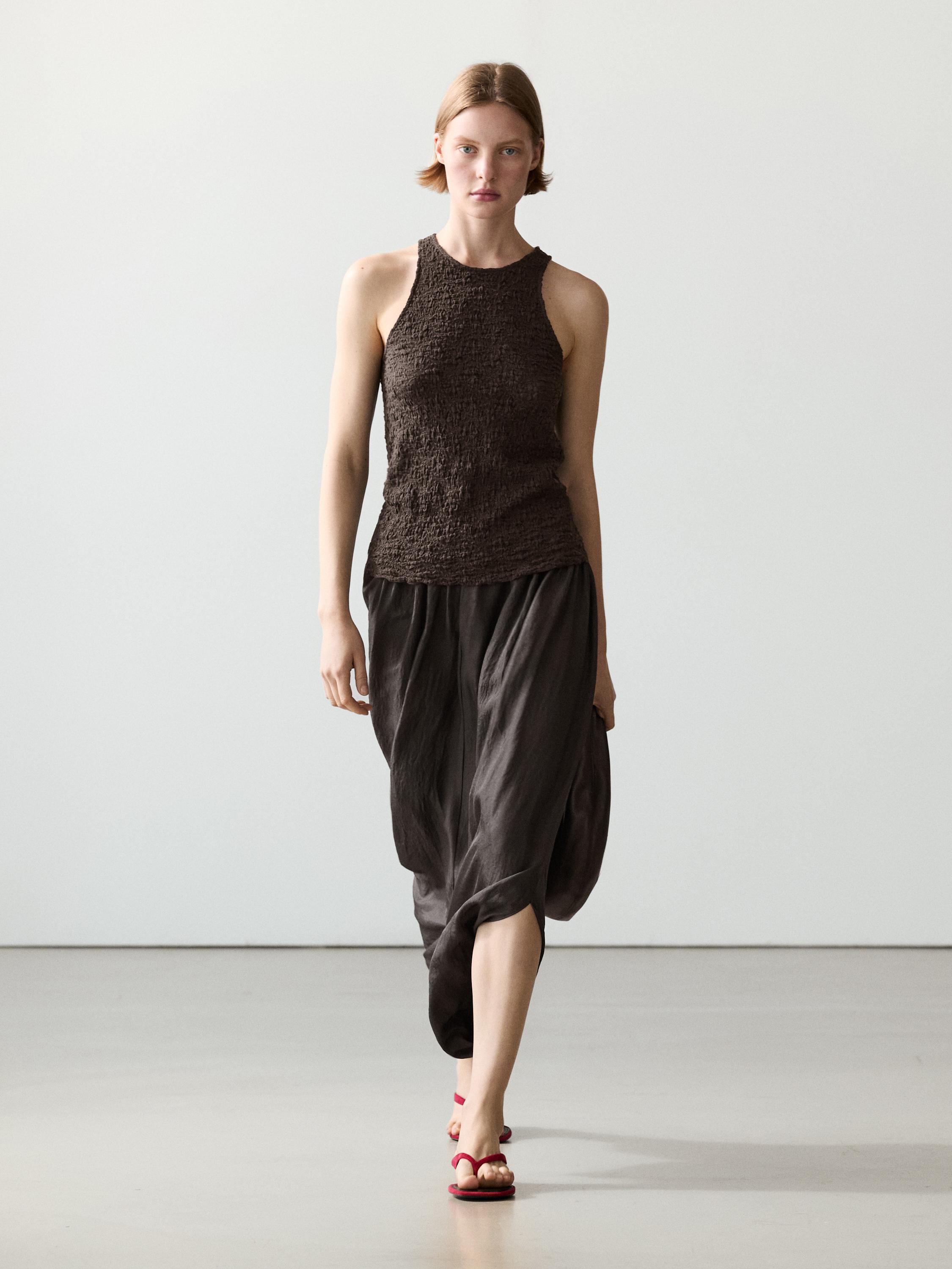 Textured halter top — BROWN