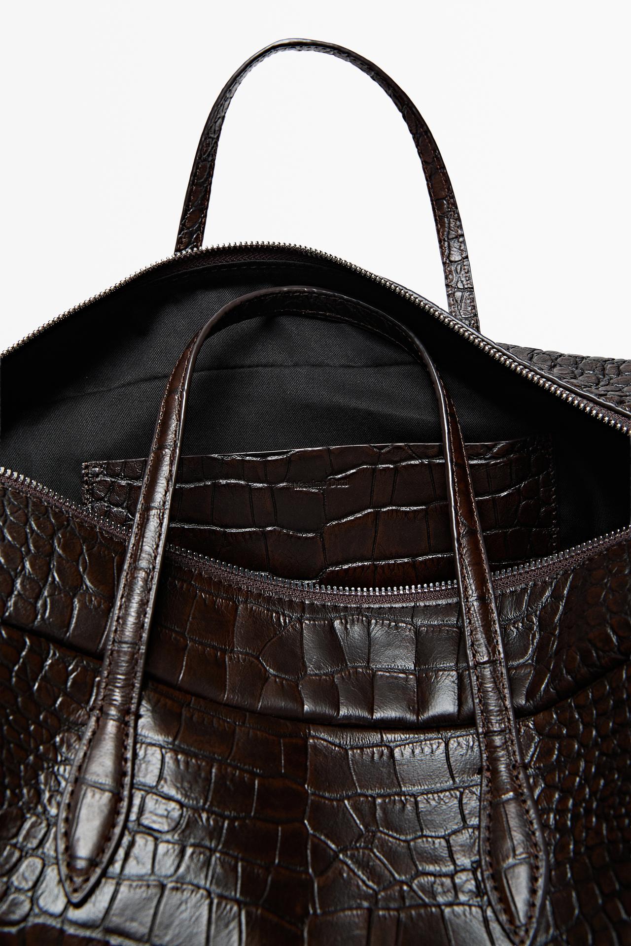 Medium leather textured duffle bag — BROWN