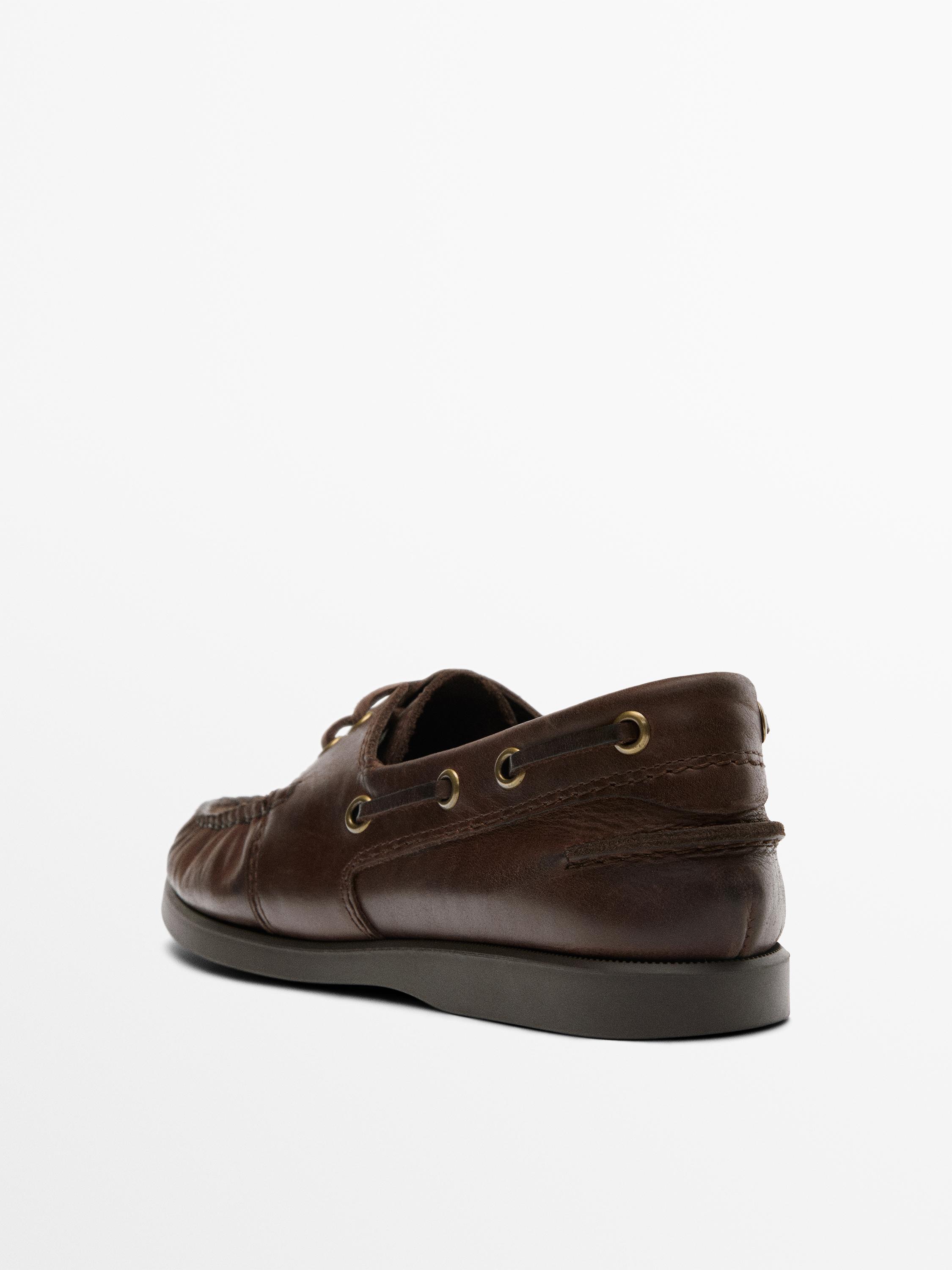 Oiled leather deck shoes — BROWN