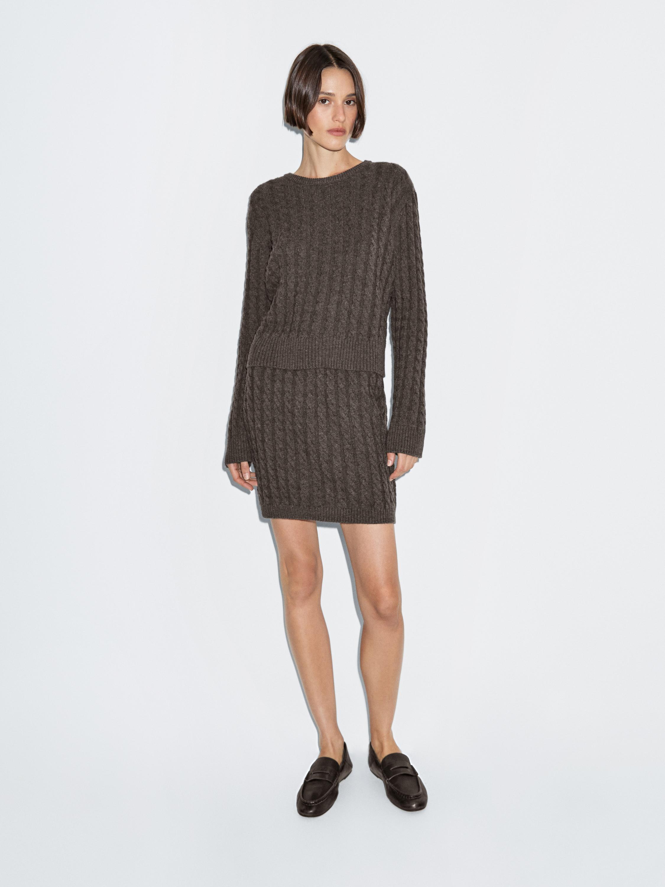 Knit skirt with cable-knit detailing