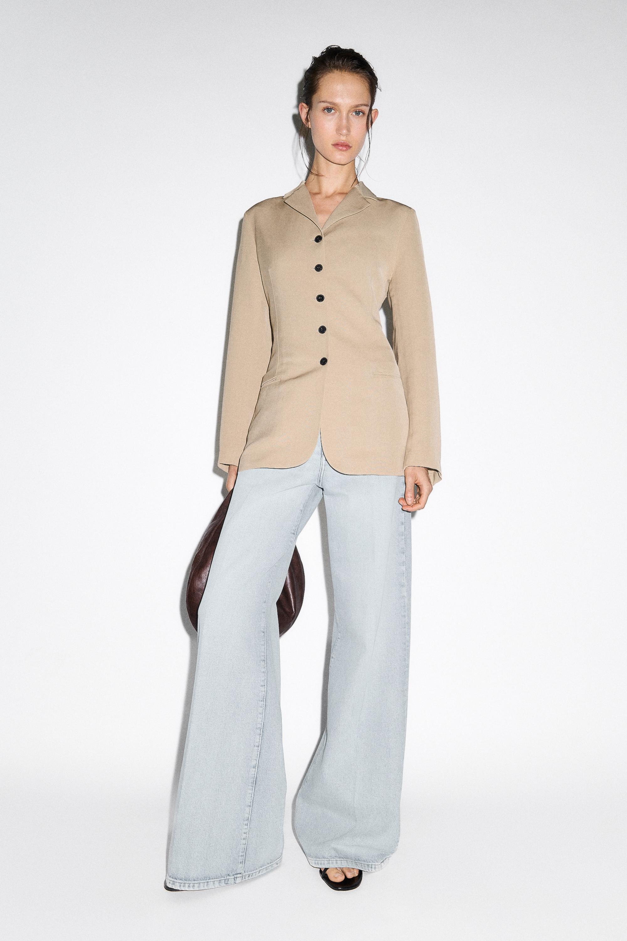 Flowing buttoned blazer