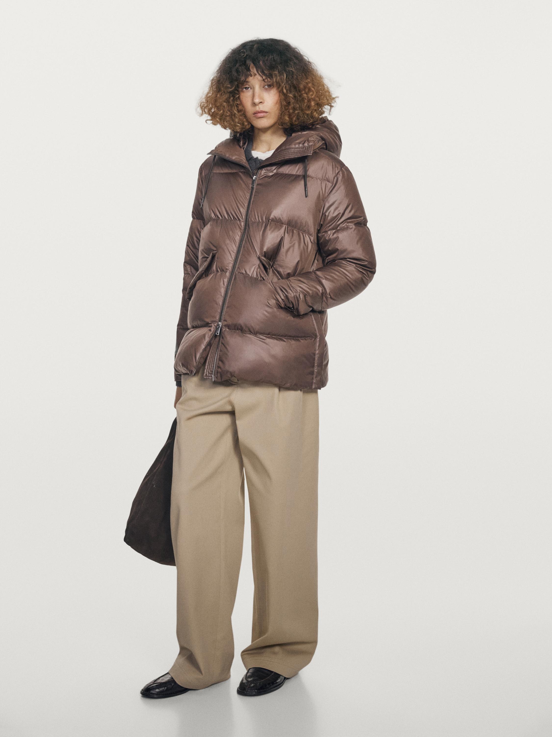 Water-repellent shiny down jacket