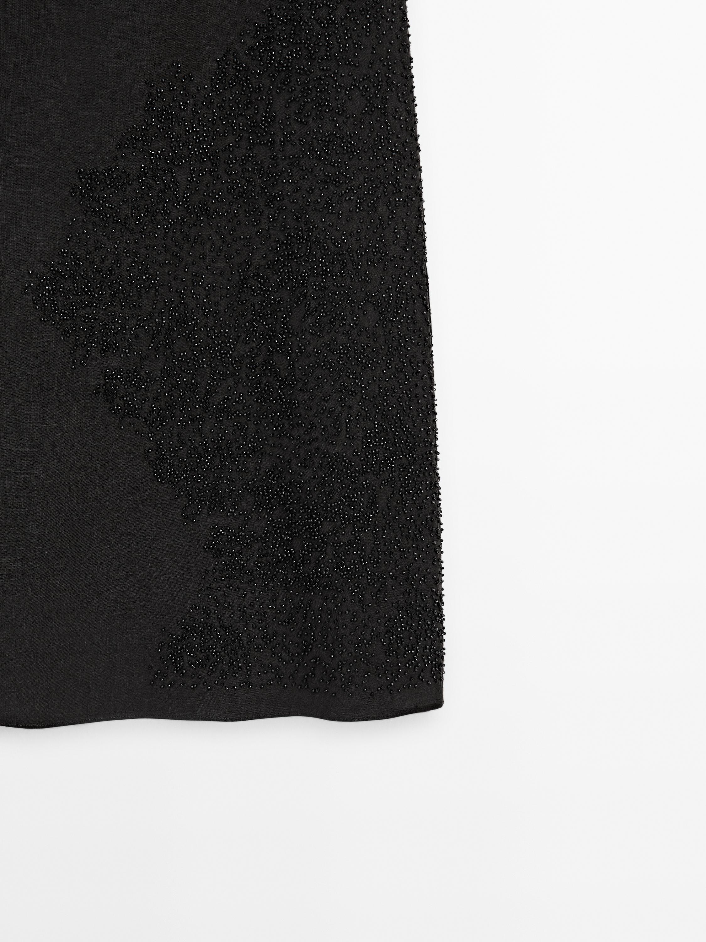 Midi skirt with embroidery