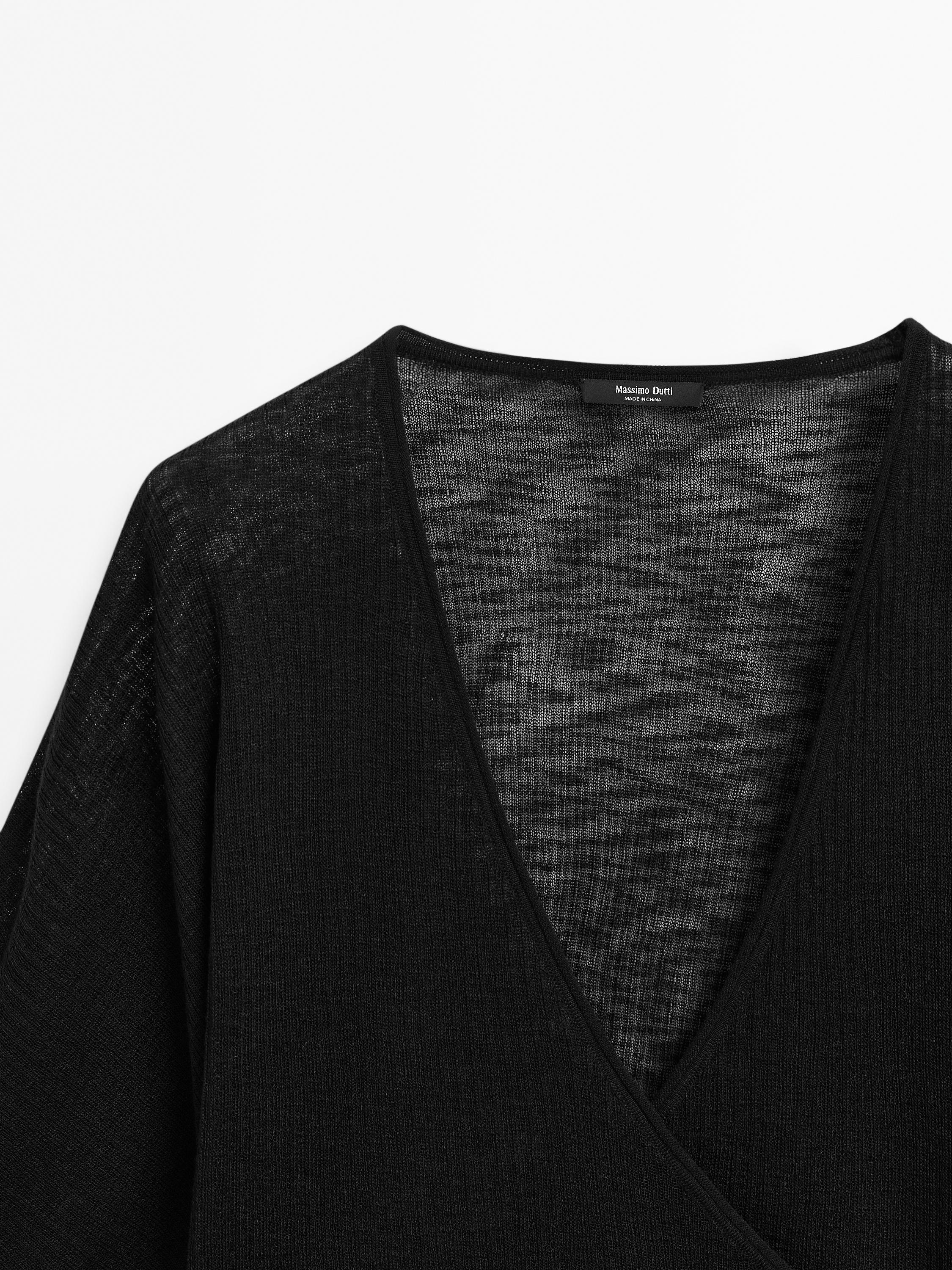 Flowing kimono with tie detail