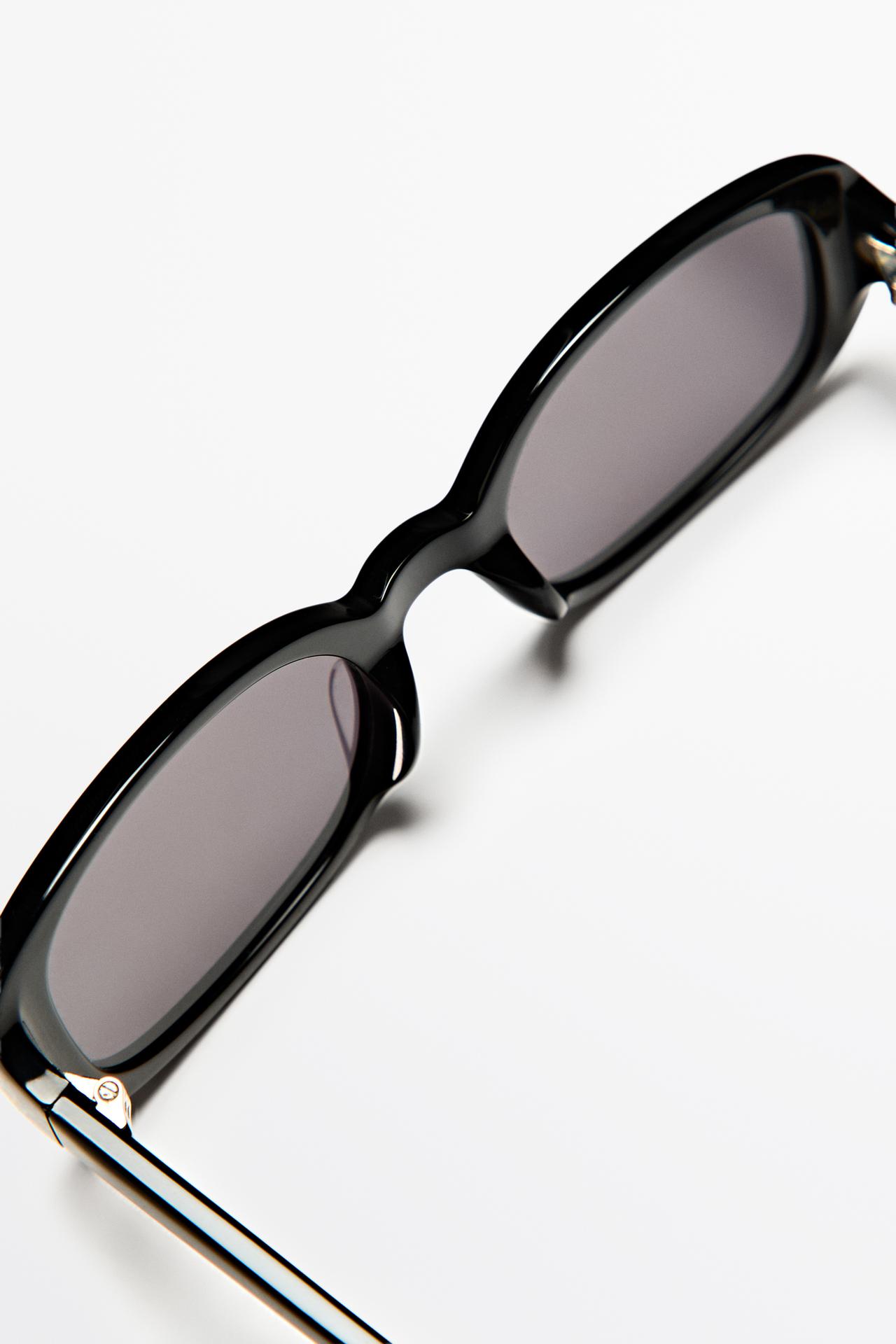 90s-style rounded sunglasses — BLACK