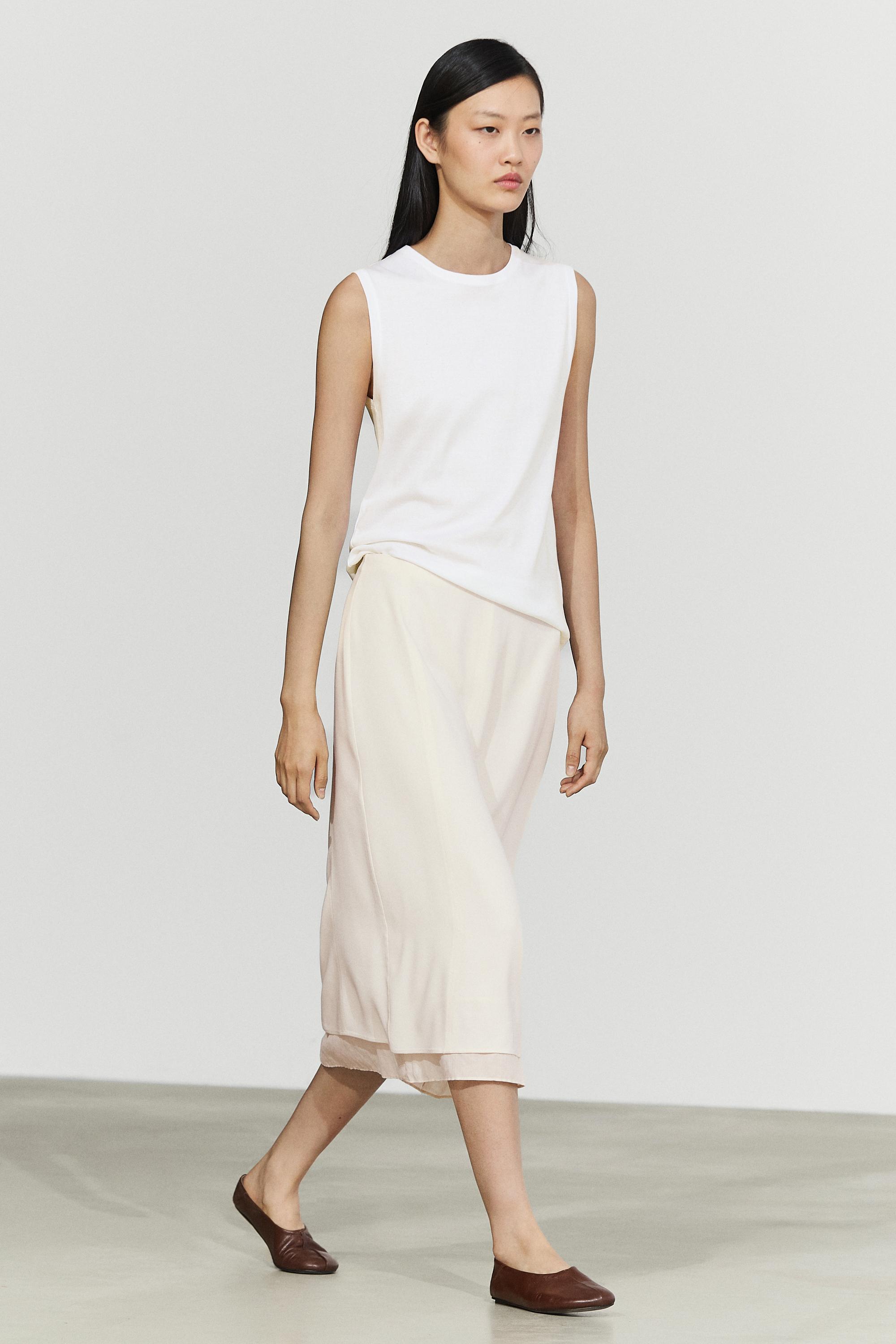 100% cotton sleeveless top