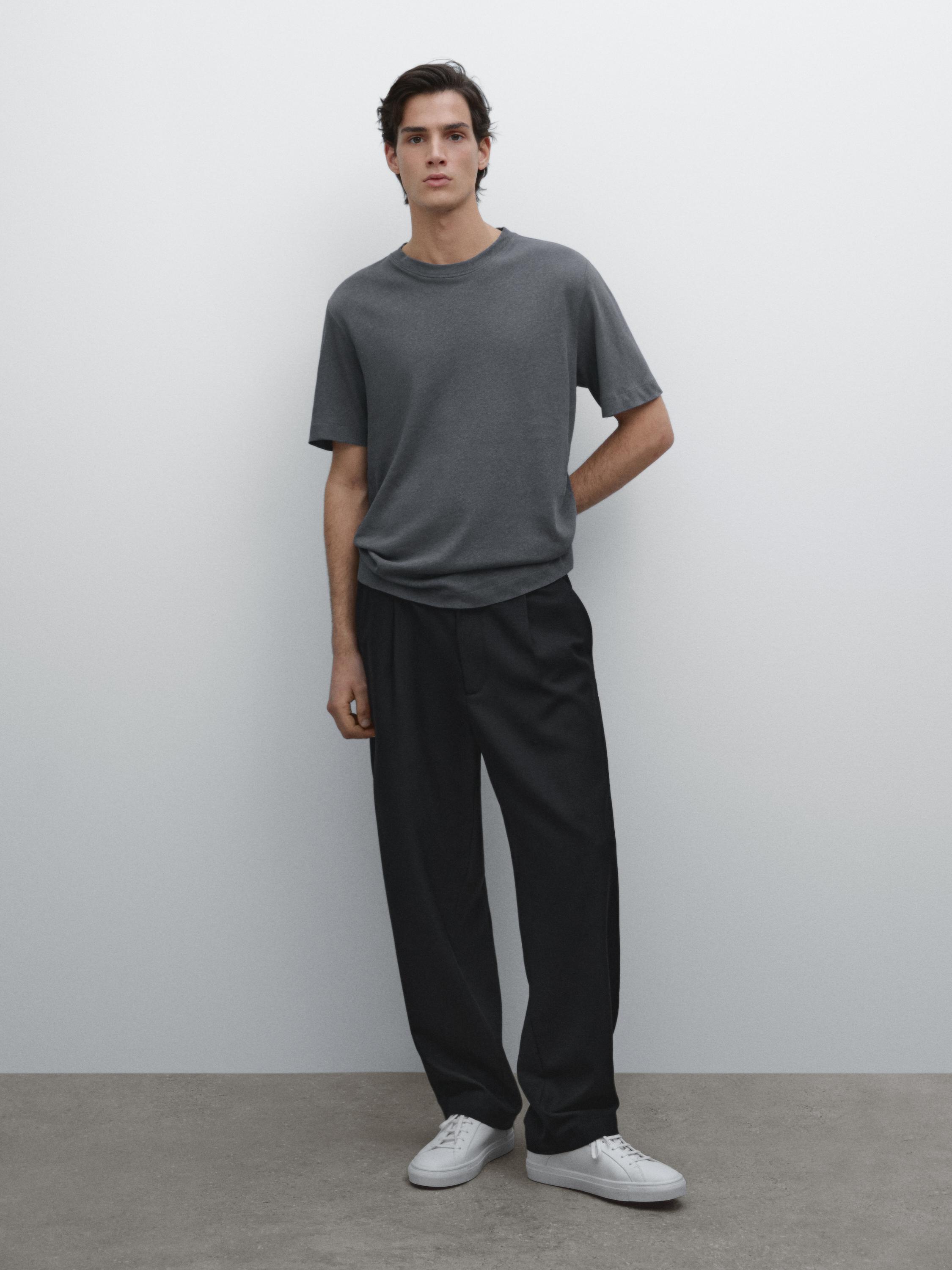 تيشرت من الكتان المخلوط بأكمام قصيرة