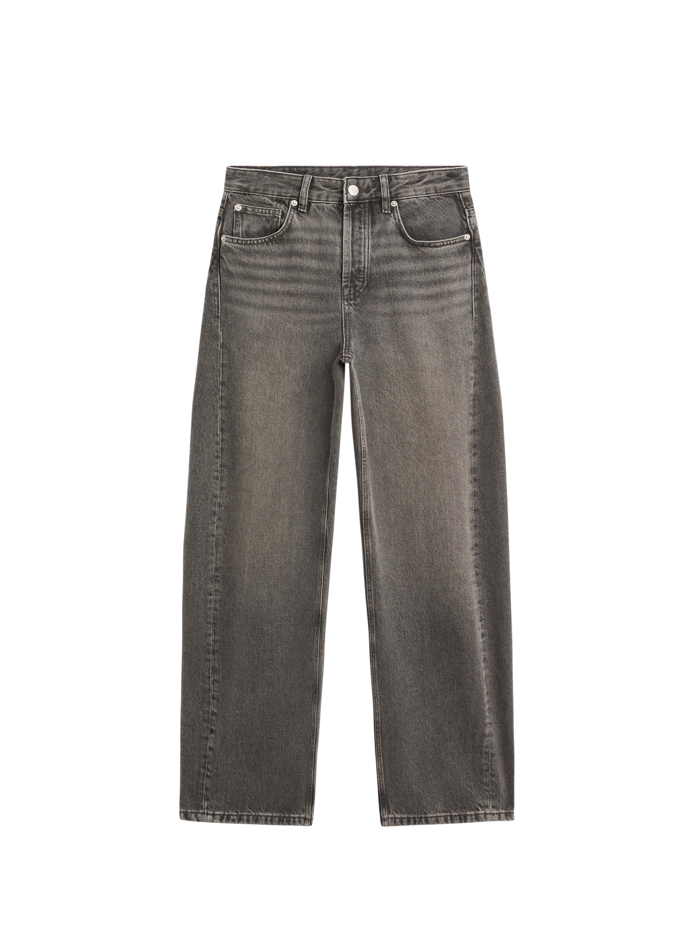 Vorderansicht einer Jeans in Natur-Grau, Balloon Fit, mittlerer Bundhöhe, mit Vorder- und Gesäßtaschen.