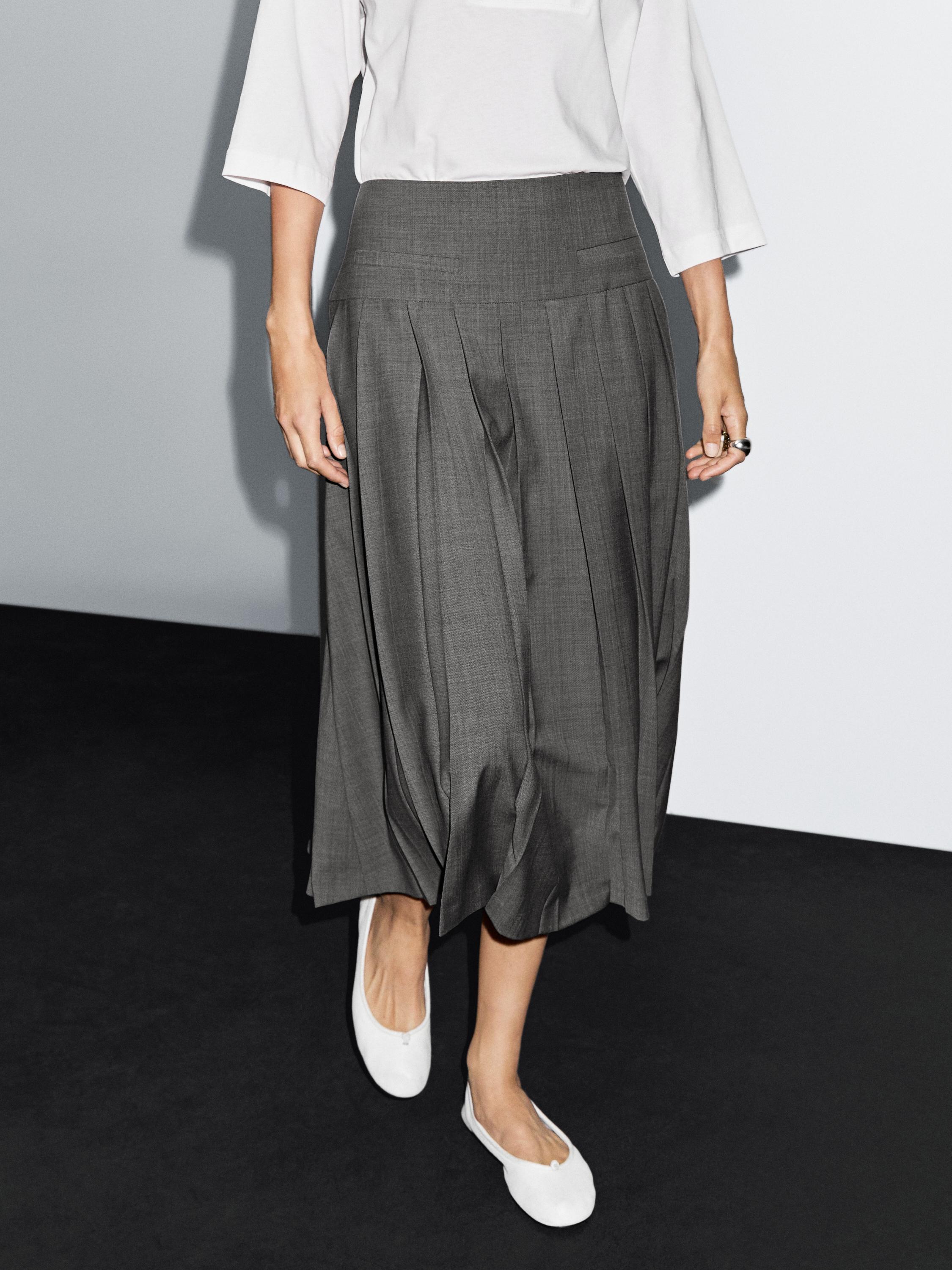 Midi skirt with box pleats