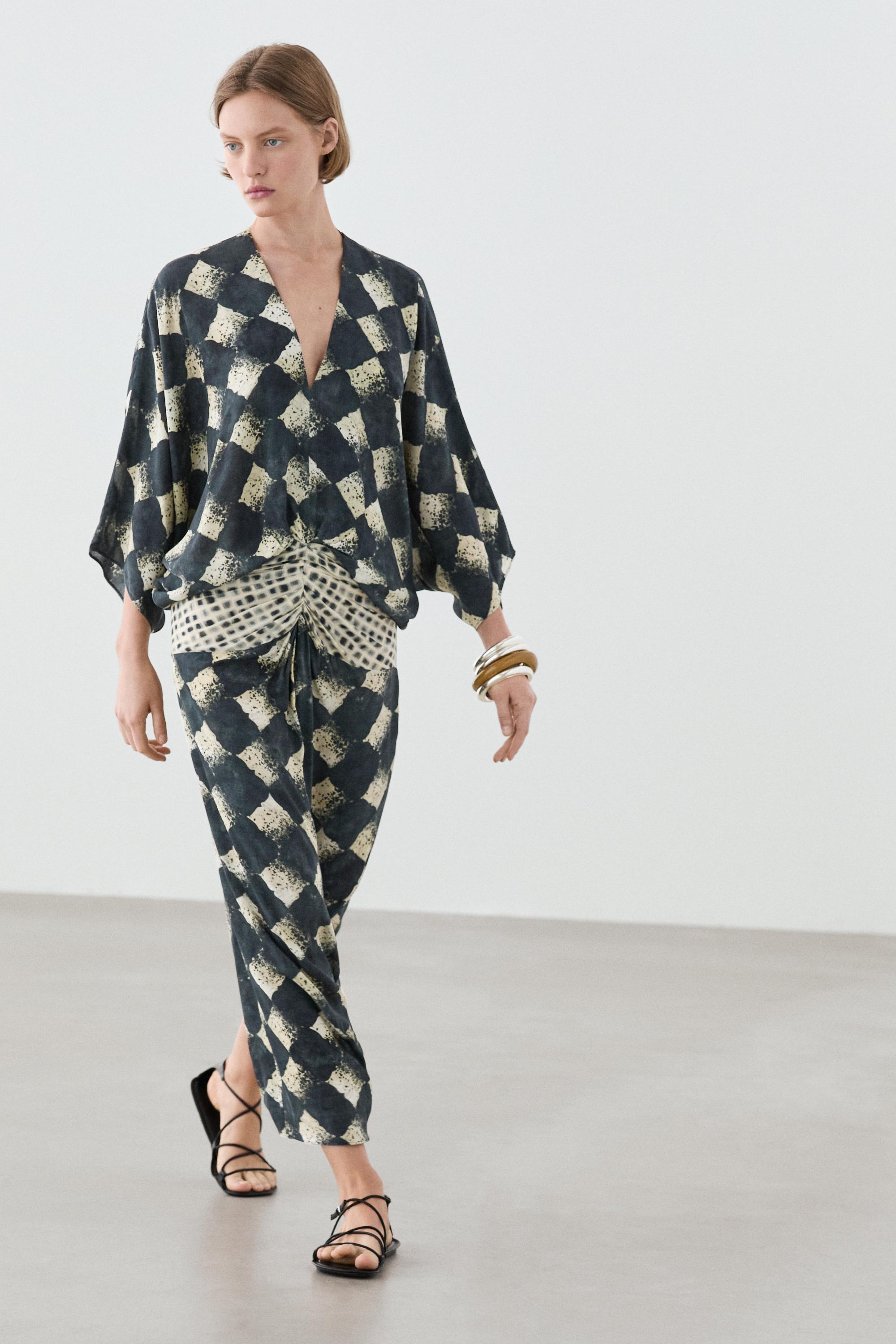 Flowing dress with sash belt detail — BLUE