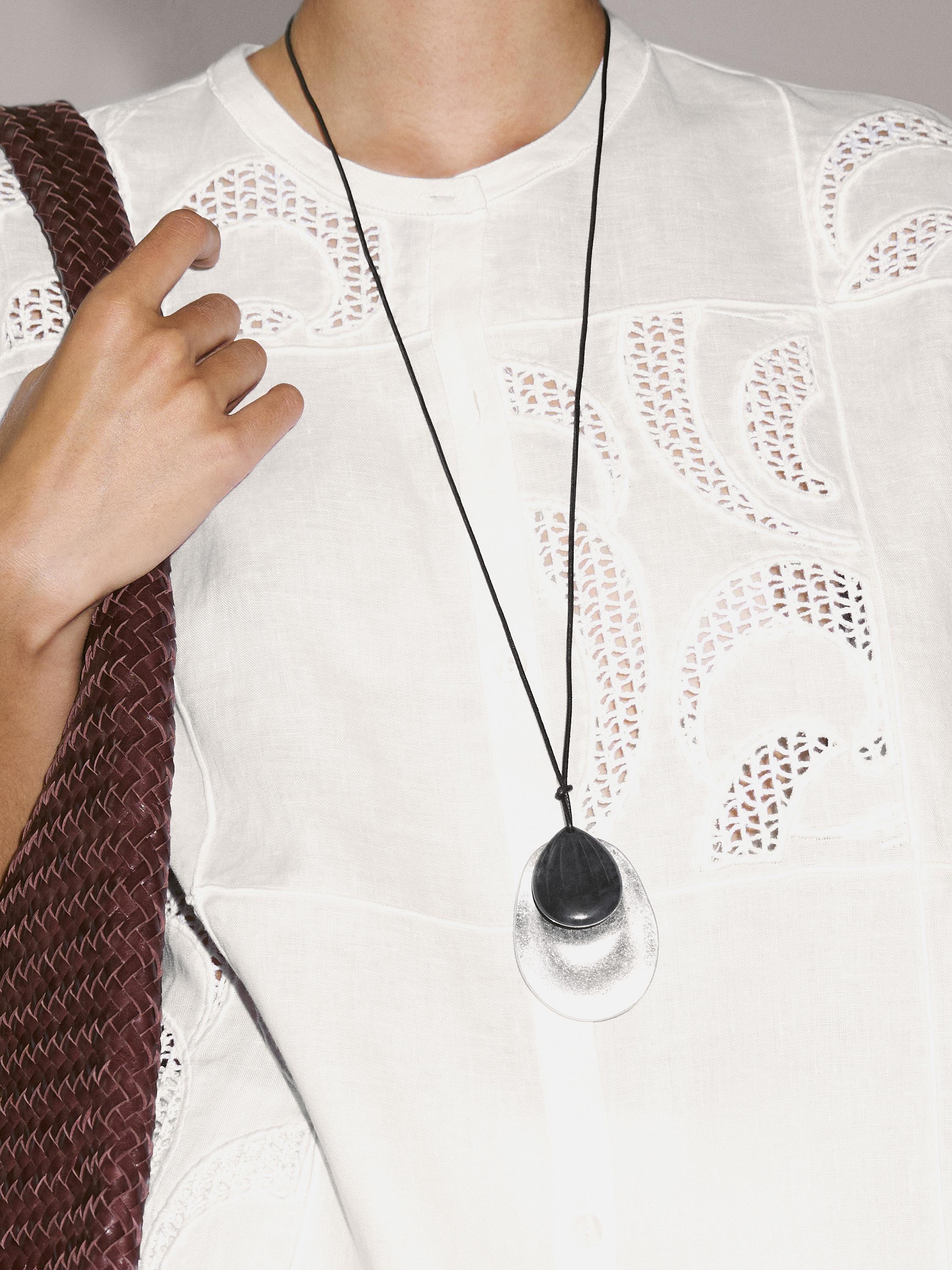 Blusa detalle crochet mezcla lino