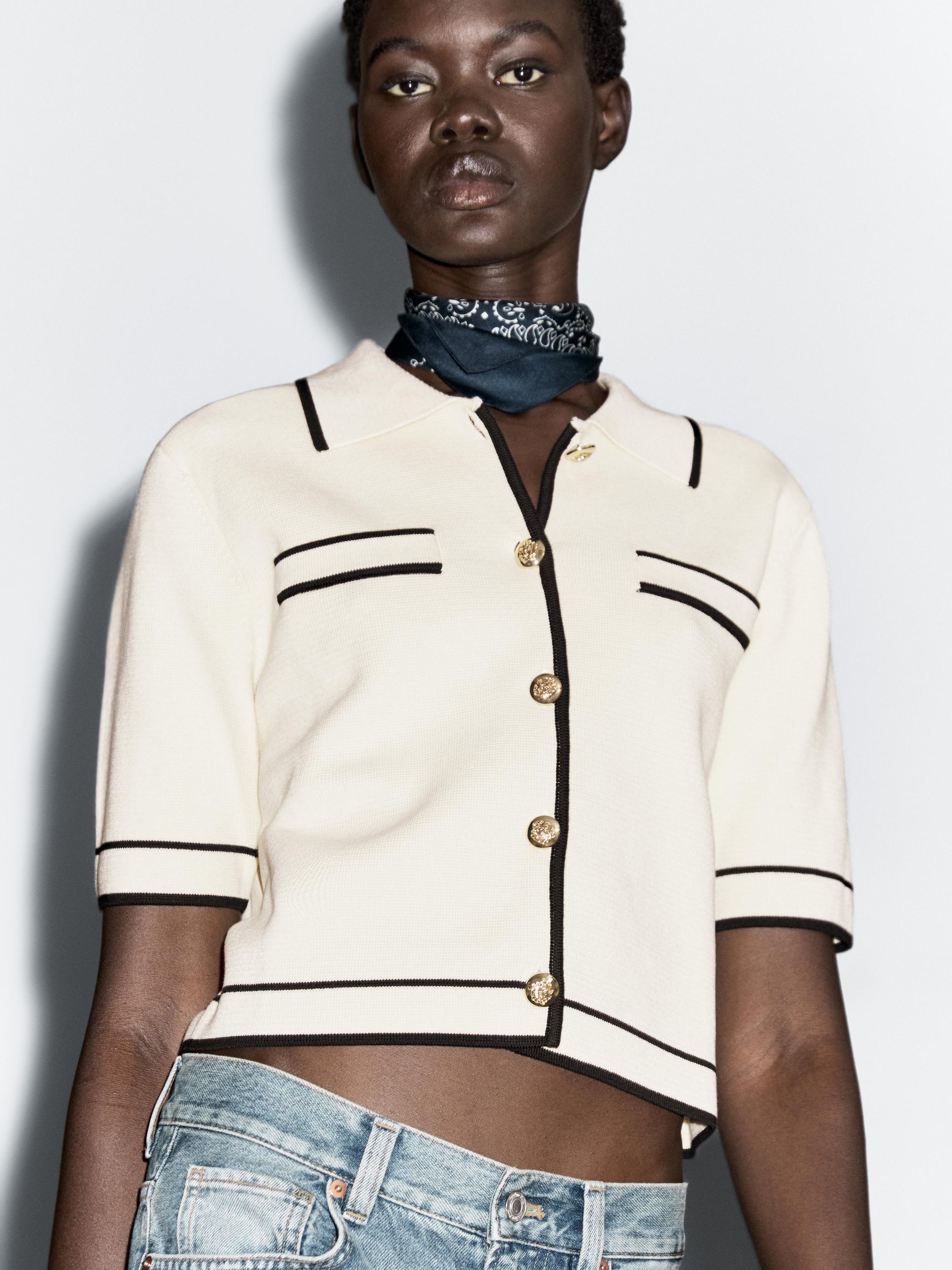 Cardigan à manches courtes avec boutons fantaisie