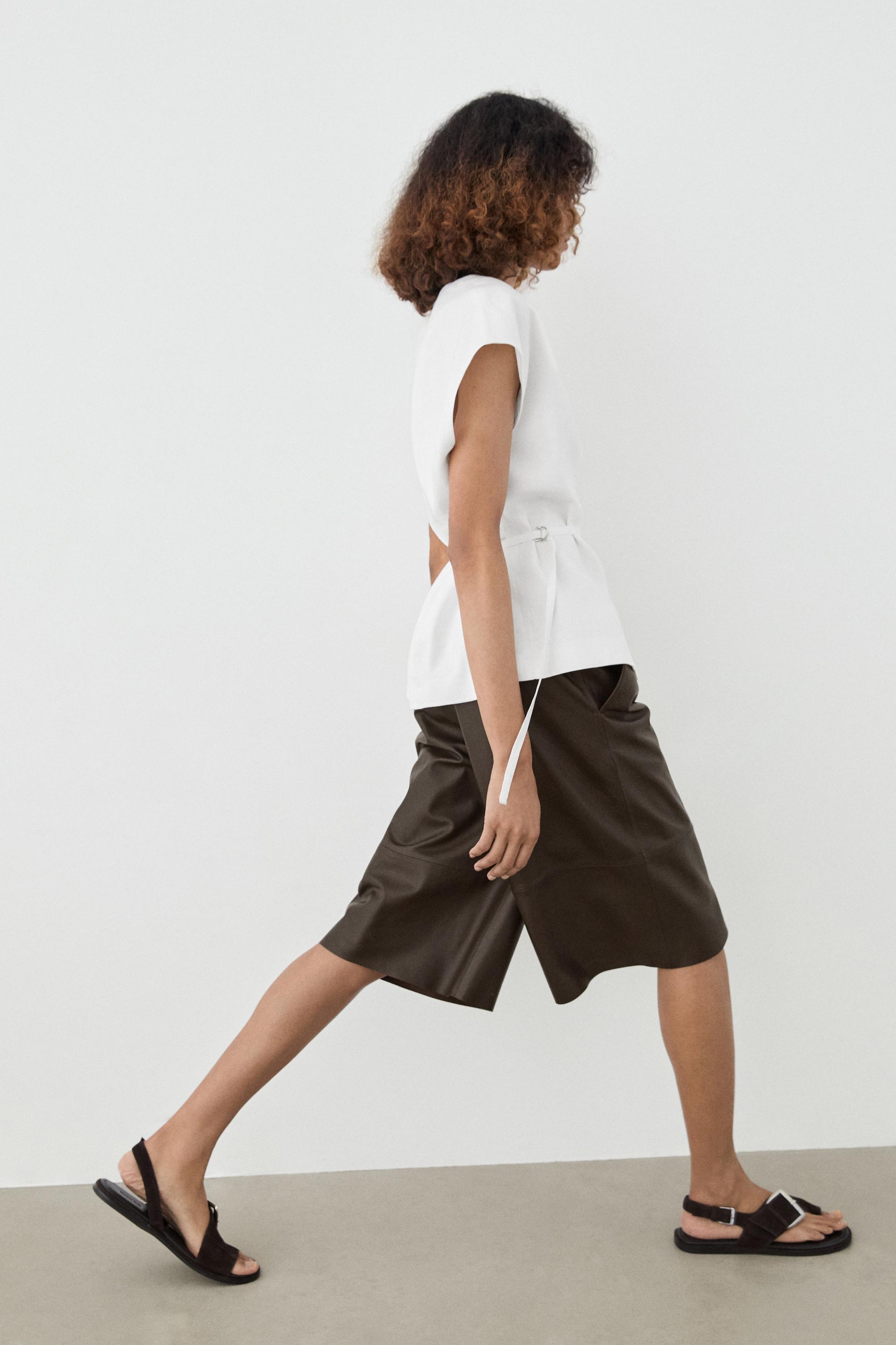 100% linen surplice waistcoat with tie detail — Off white