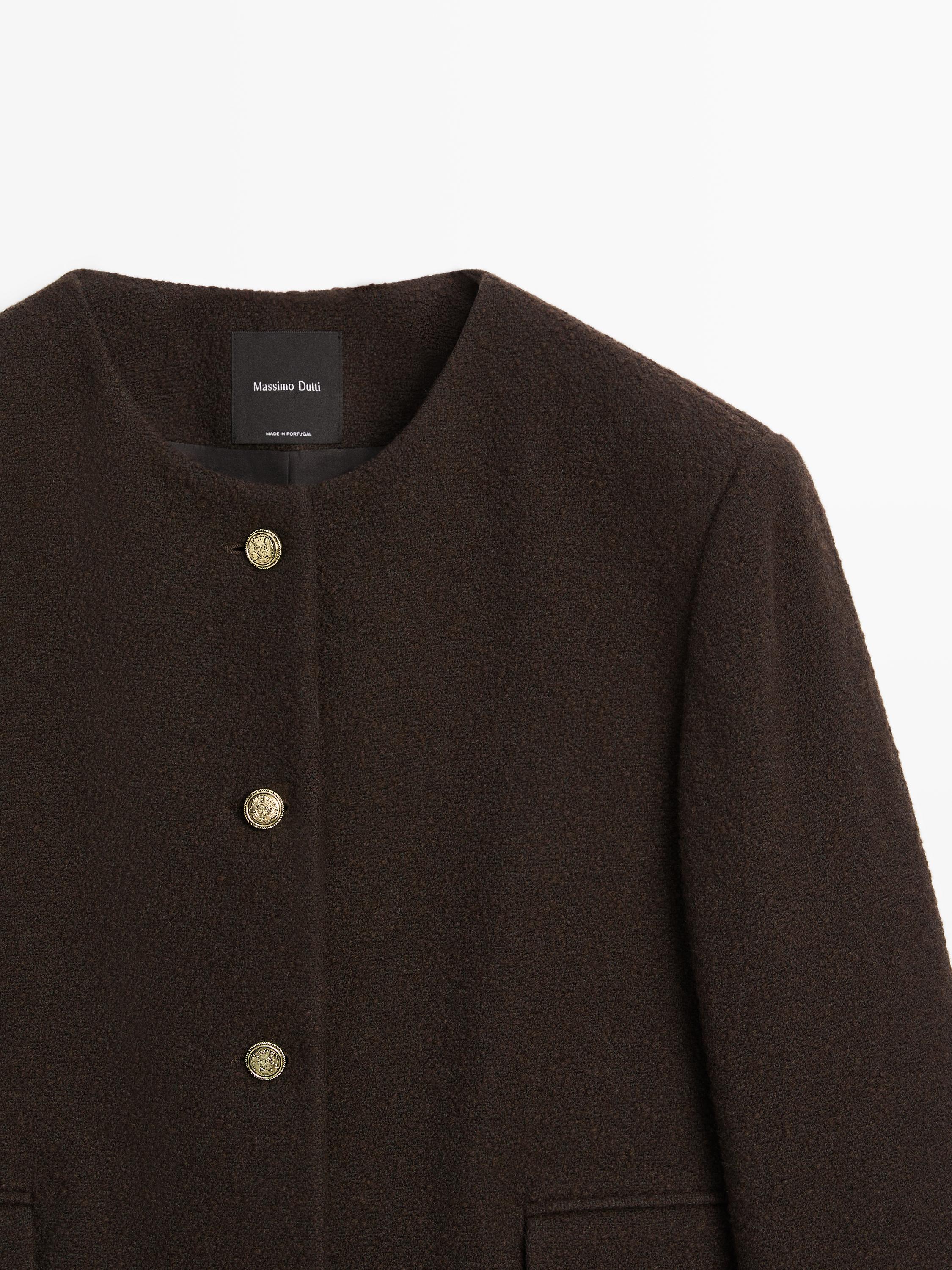 Chaqueta corta detalle botones