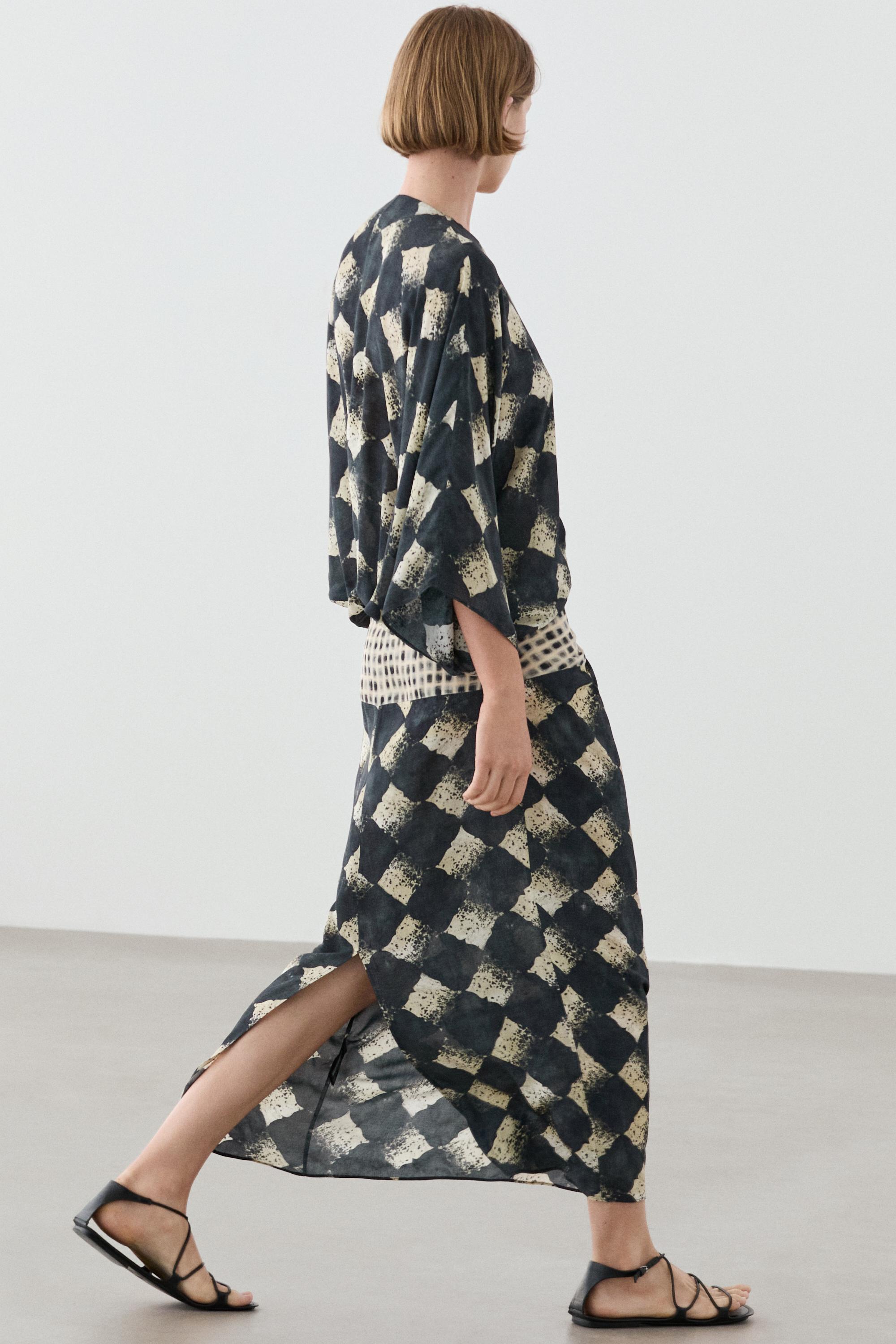 Flowing dress with sash belt detail — BLUE