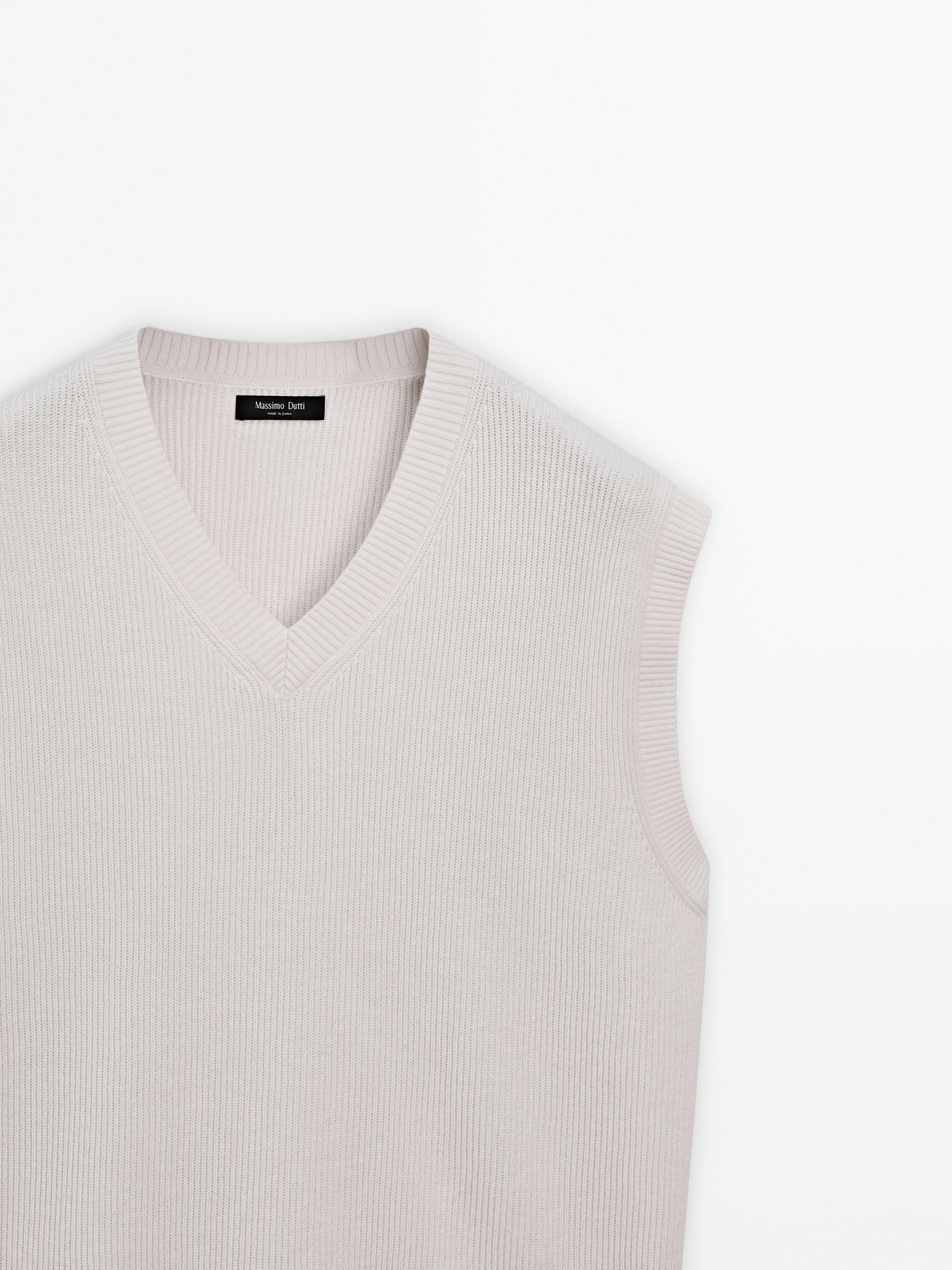 V-neck linen blend vest