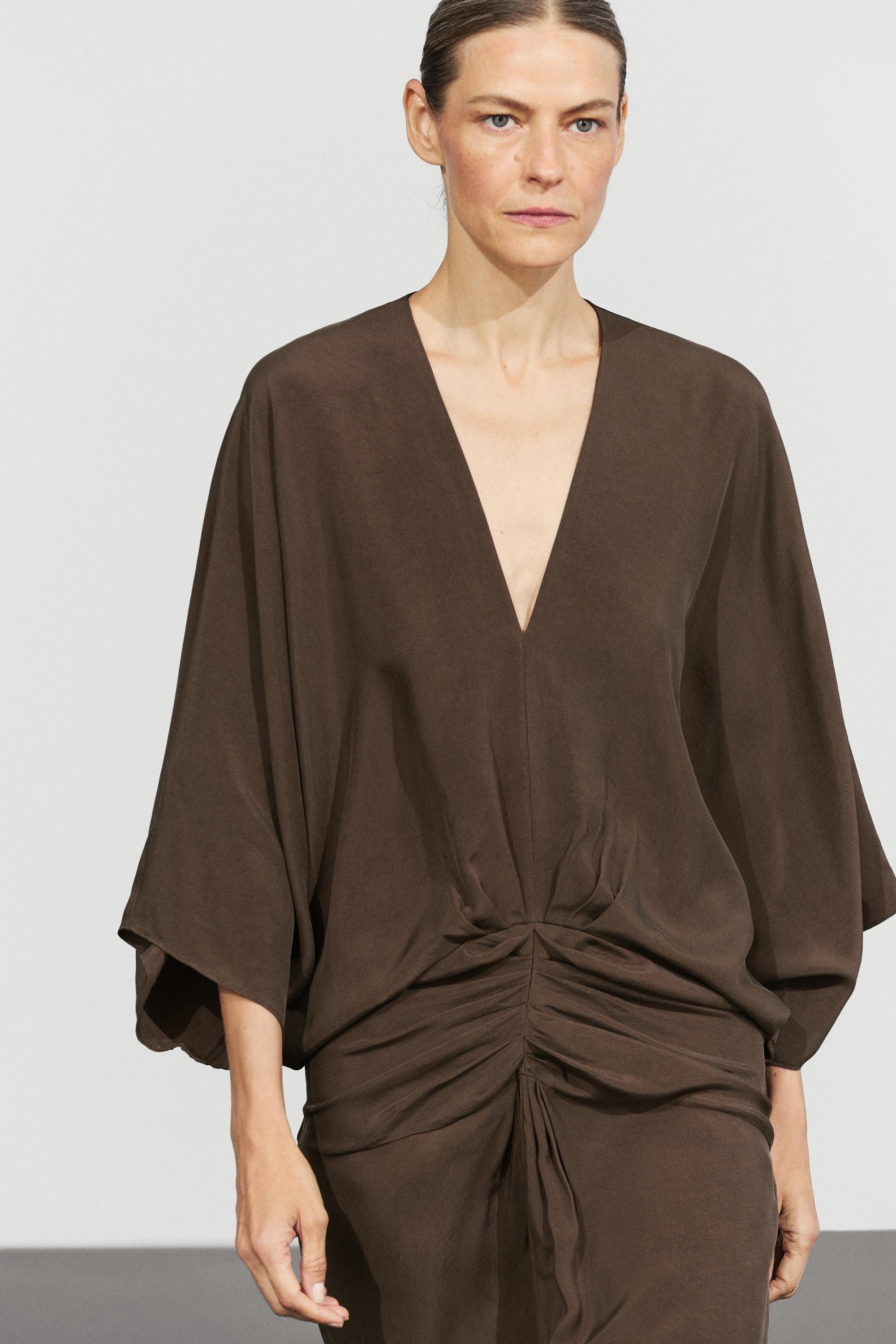Fluid midi dress with gathered sash — Chocolate