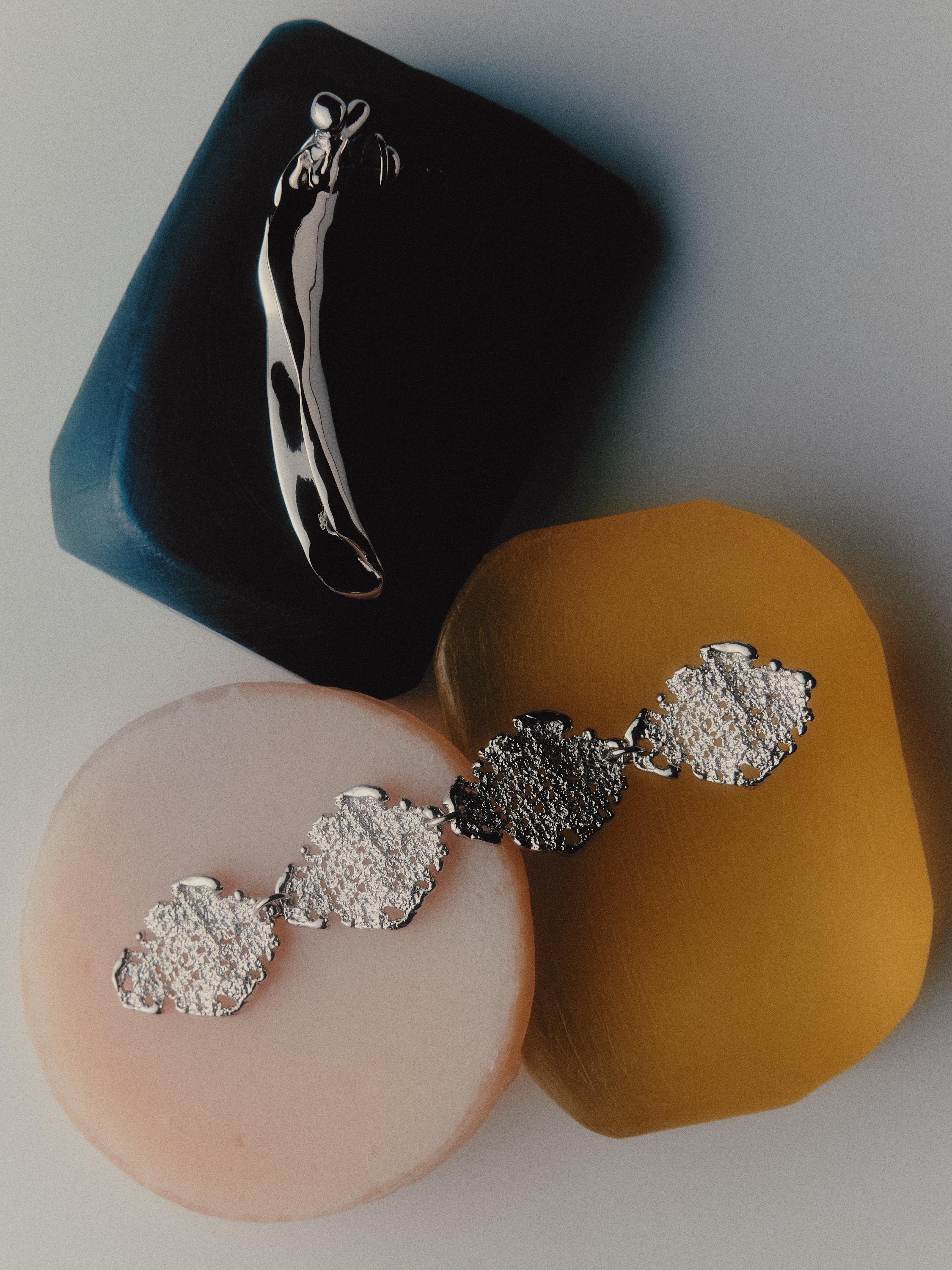 أقراط متدلية دانتيل