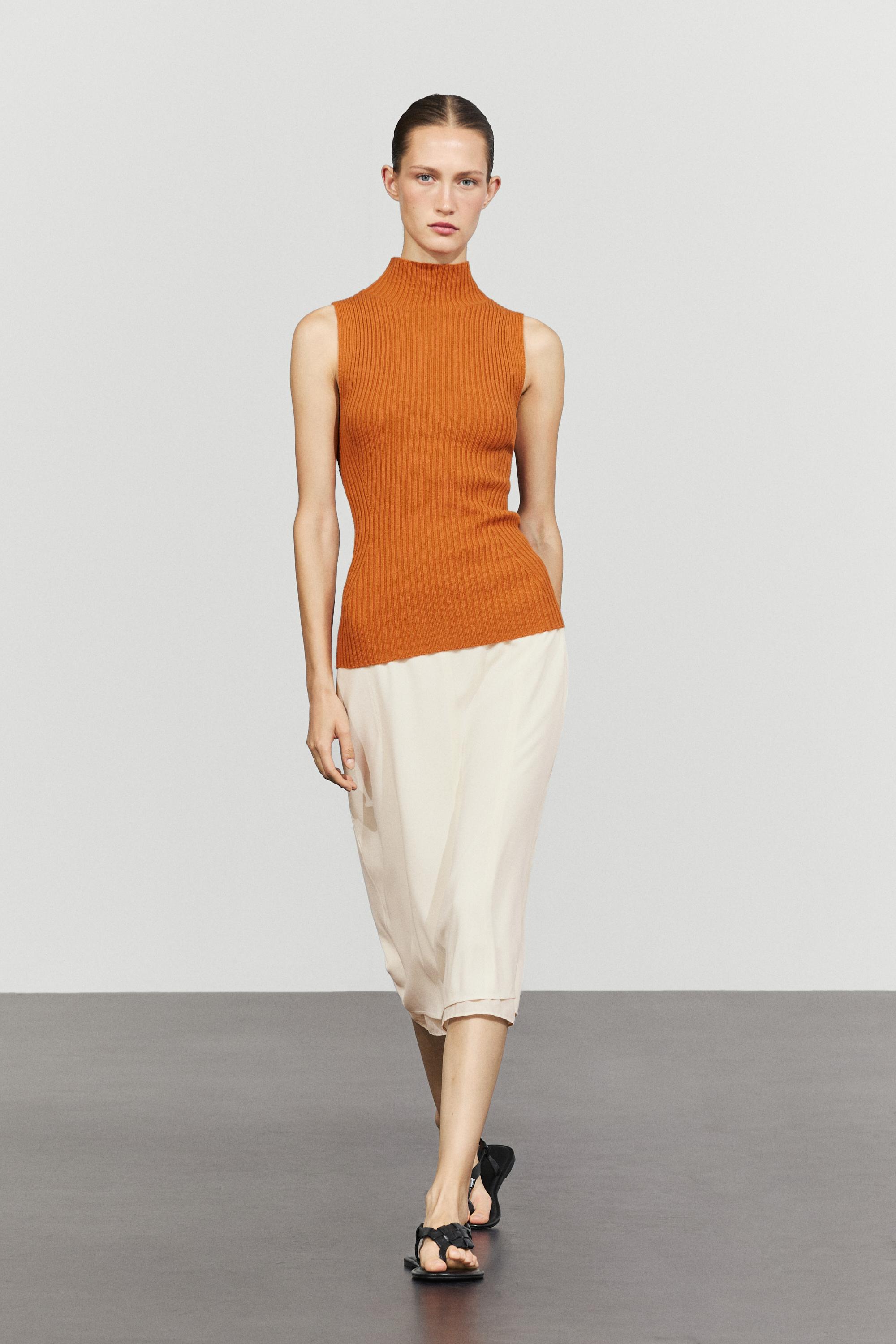Ribbed turtleneck knit top — BURNT ORANGE