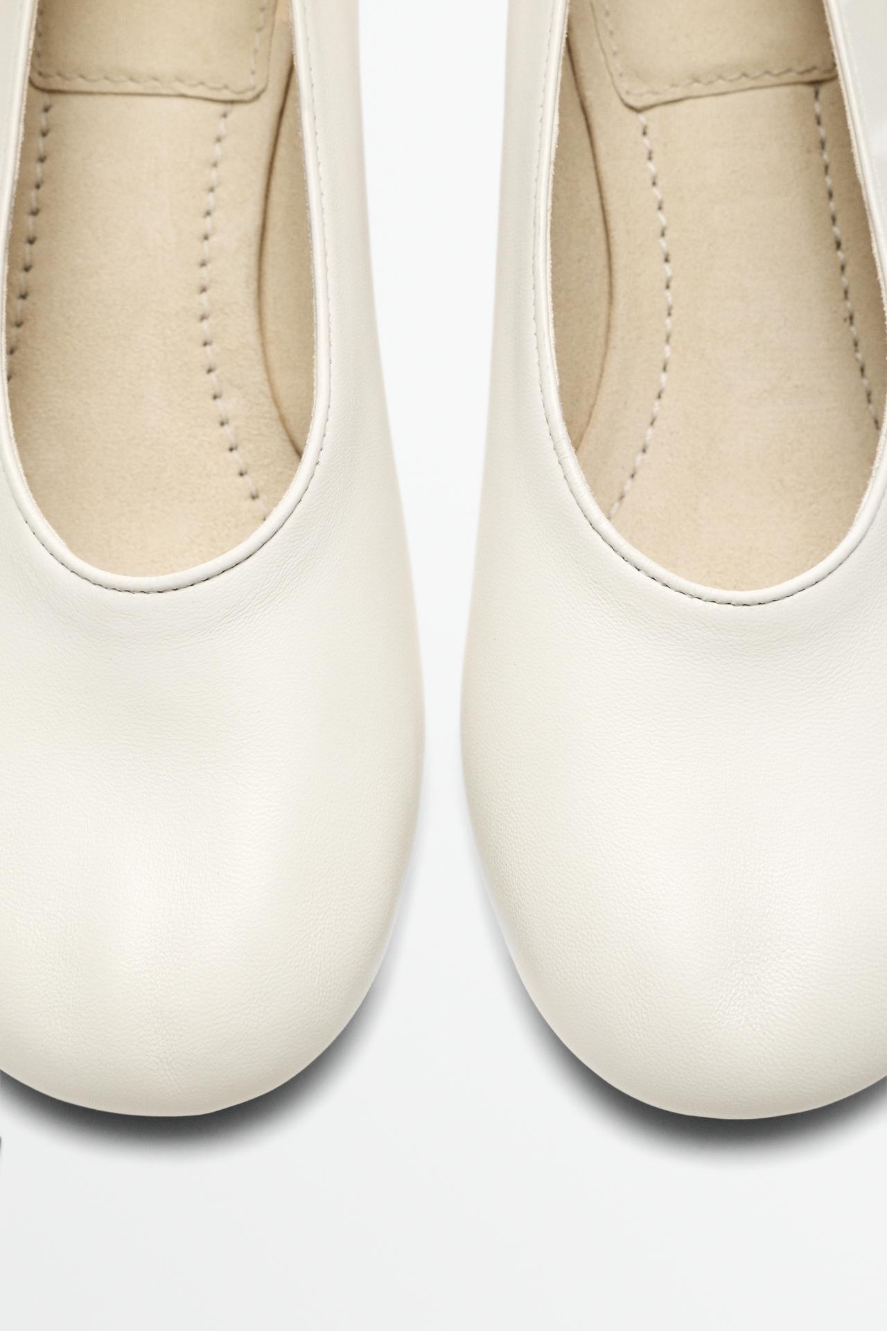 Soft leather heel shoe — WHITE