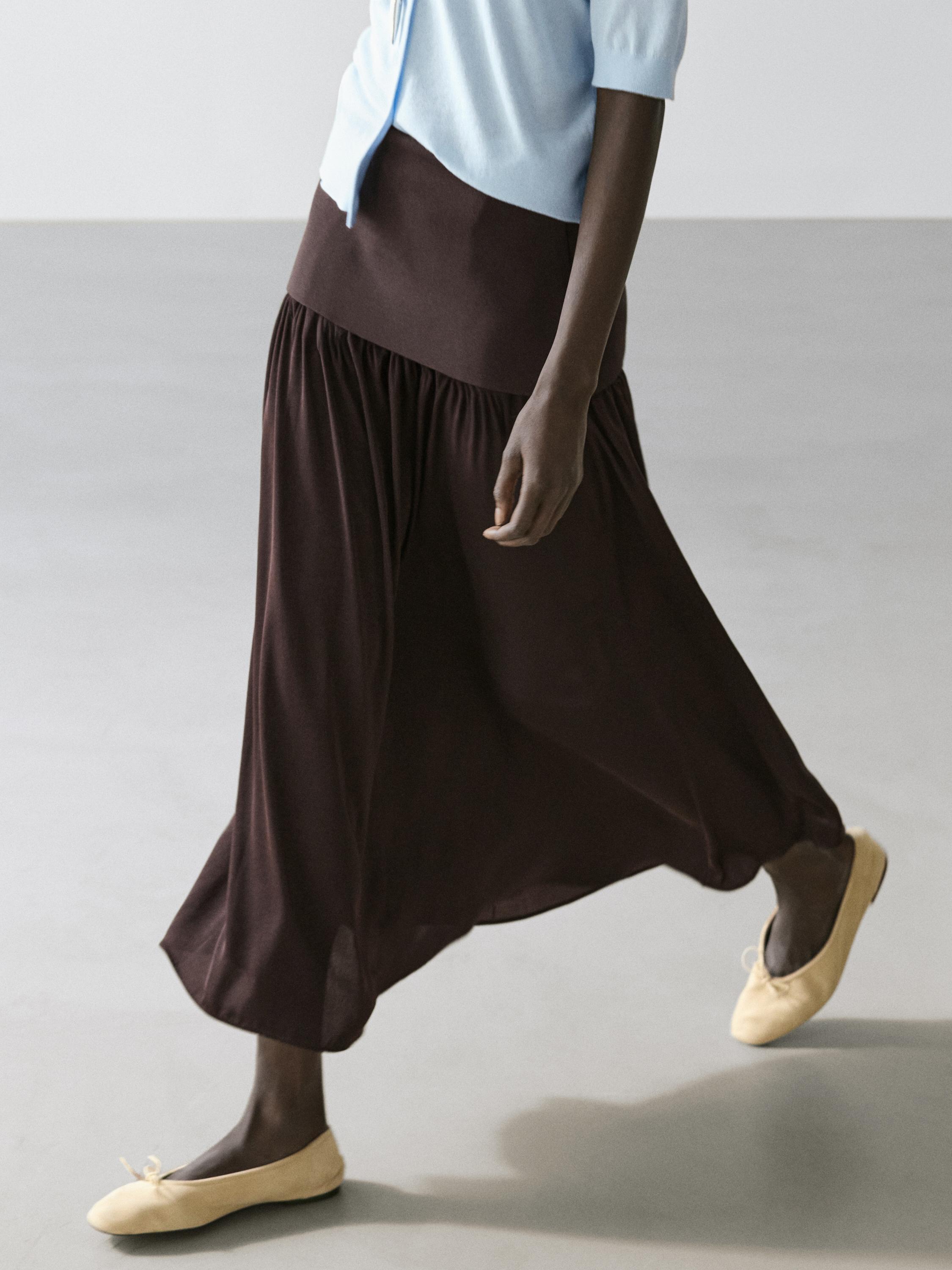 Flowing contrast midi skirt — BROWN