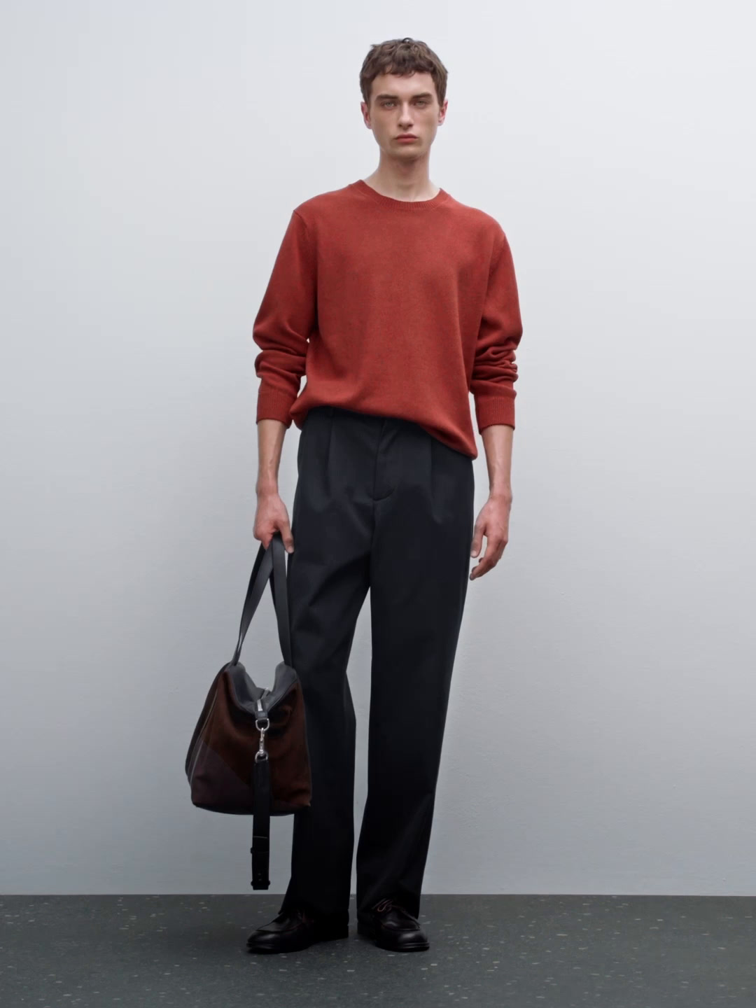 Crew neck knit sweater