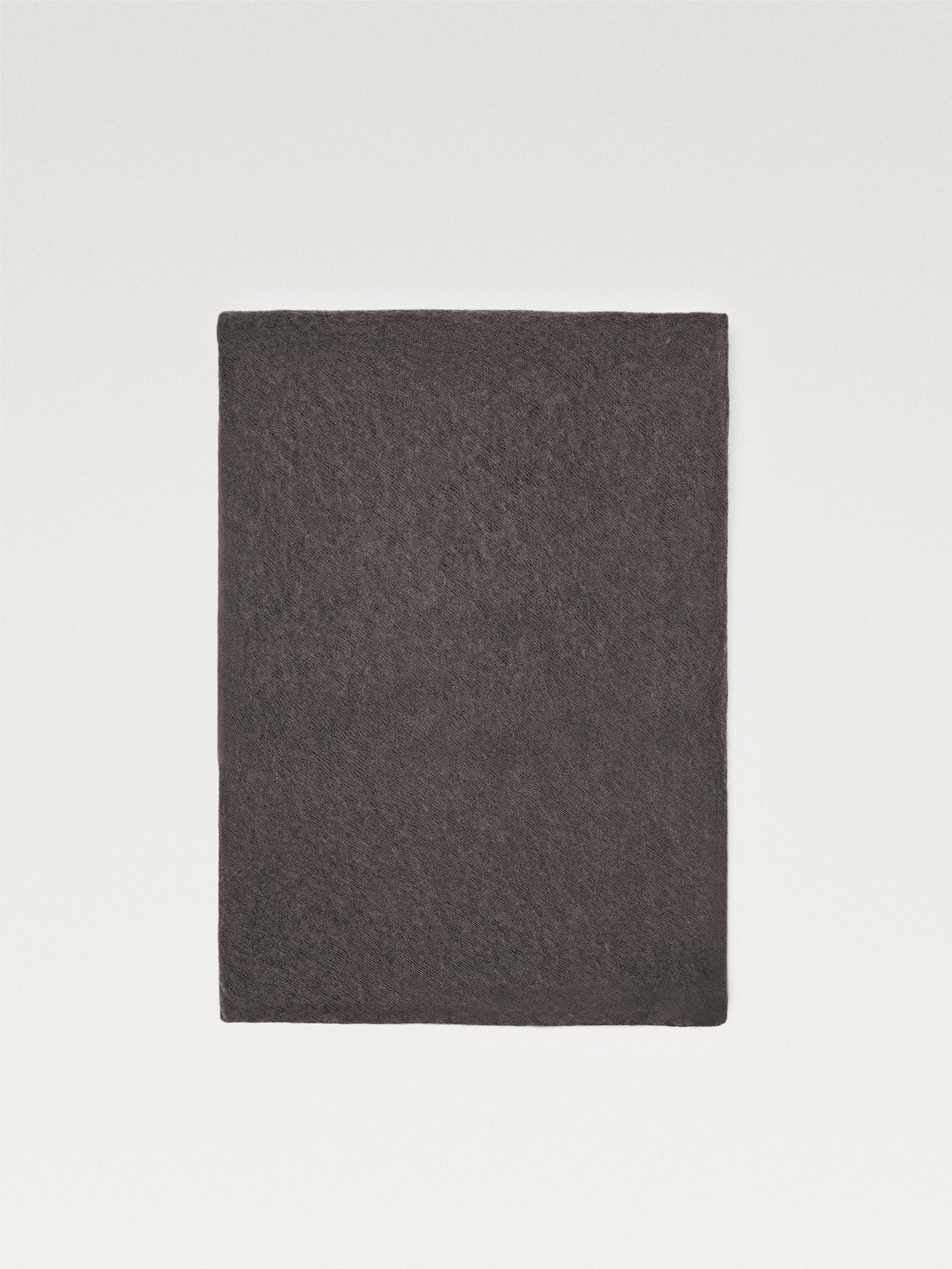 100% cashmere scarf with melange detail