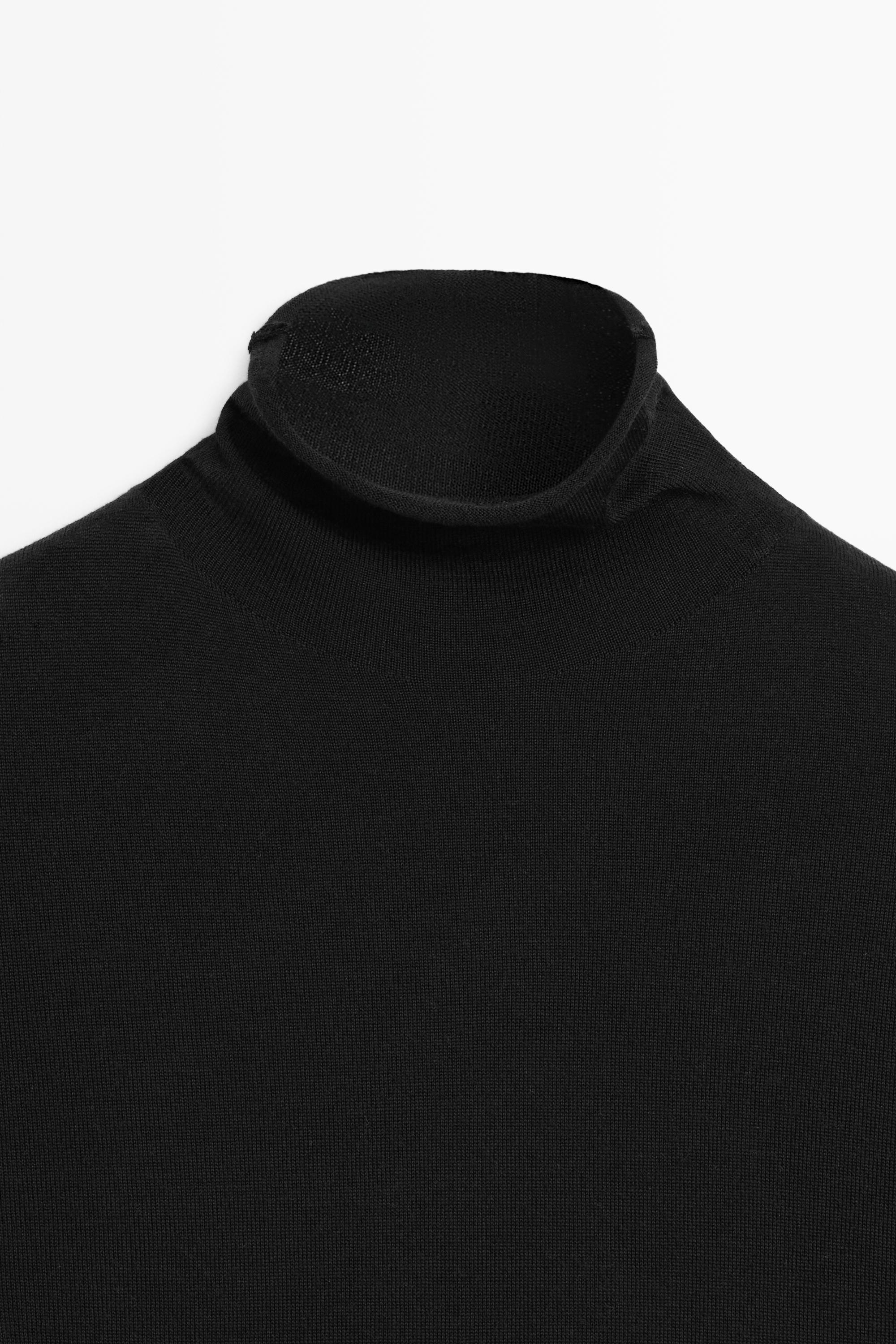 Short sleeve turtleneck knit sweater — BLACK