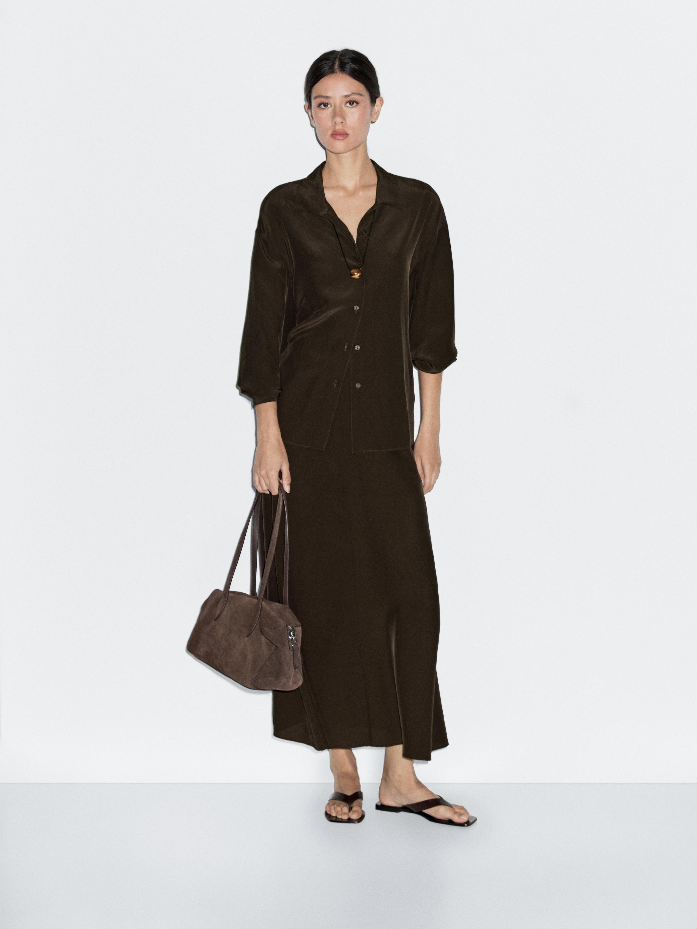 Flowing flared skirt