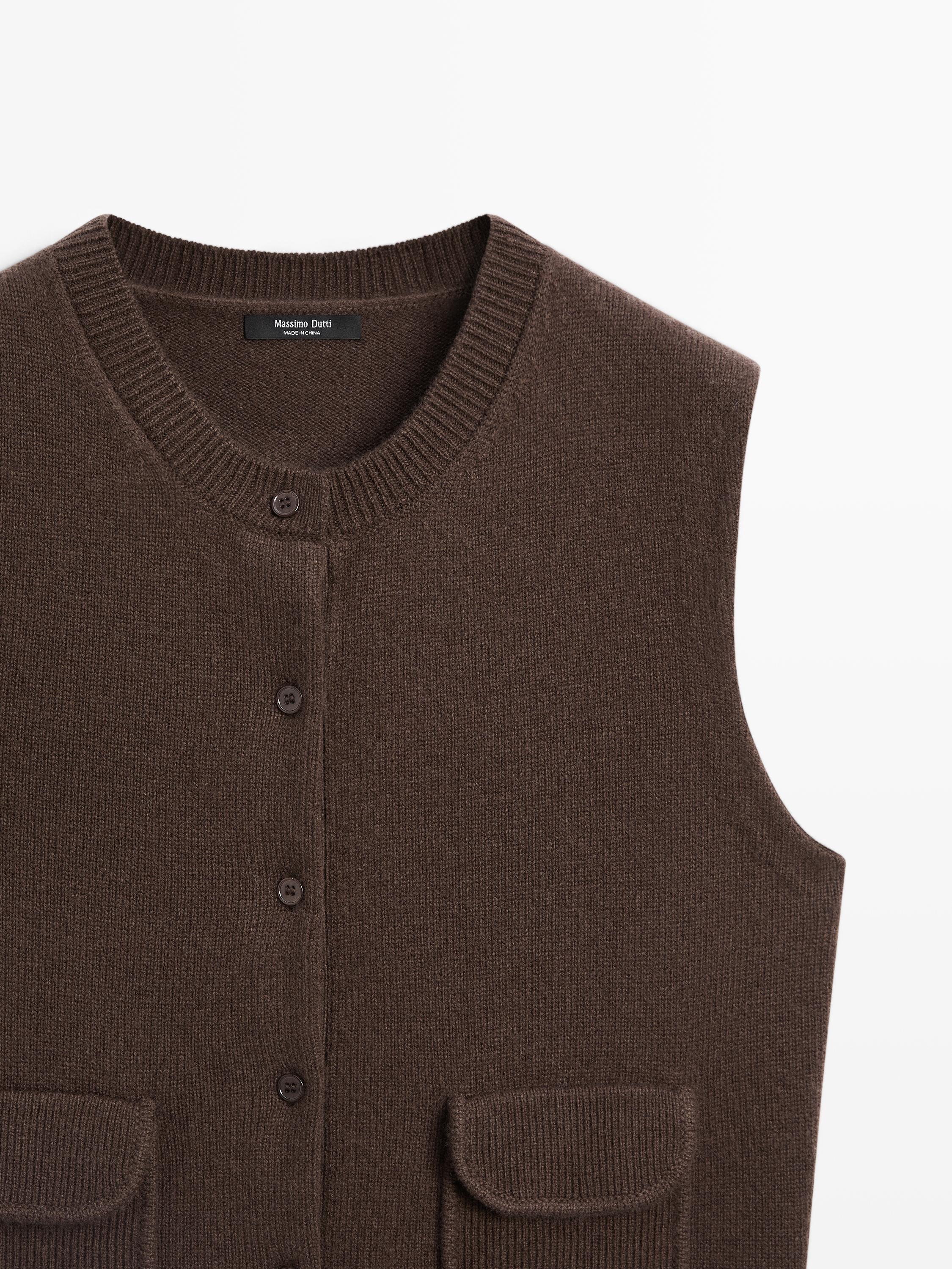 Wool blend vest with pocket details