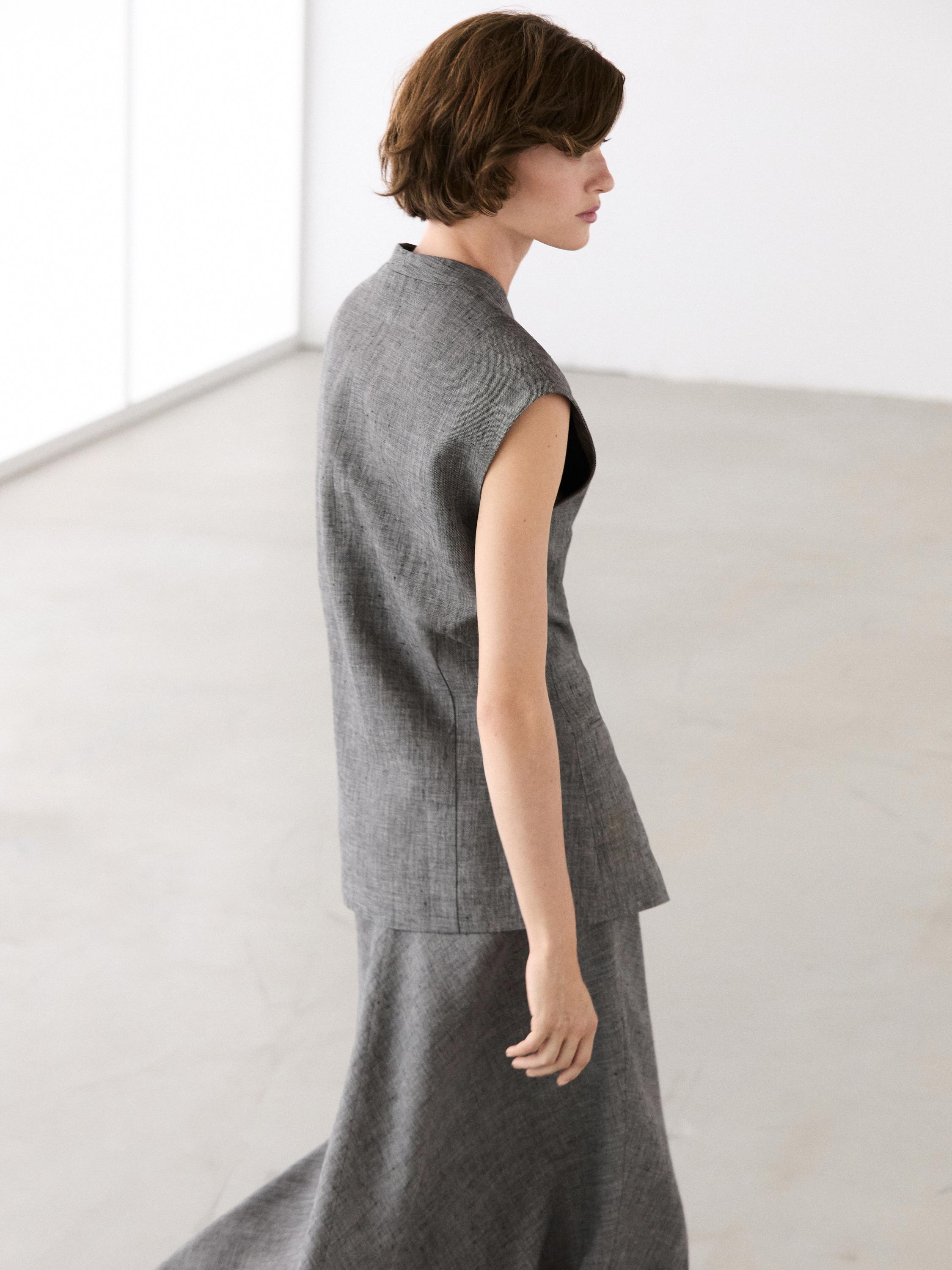 Linen waistcoat with structured shoulders — BLACK